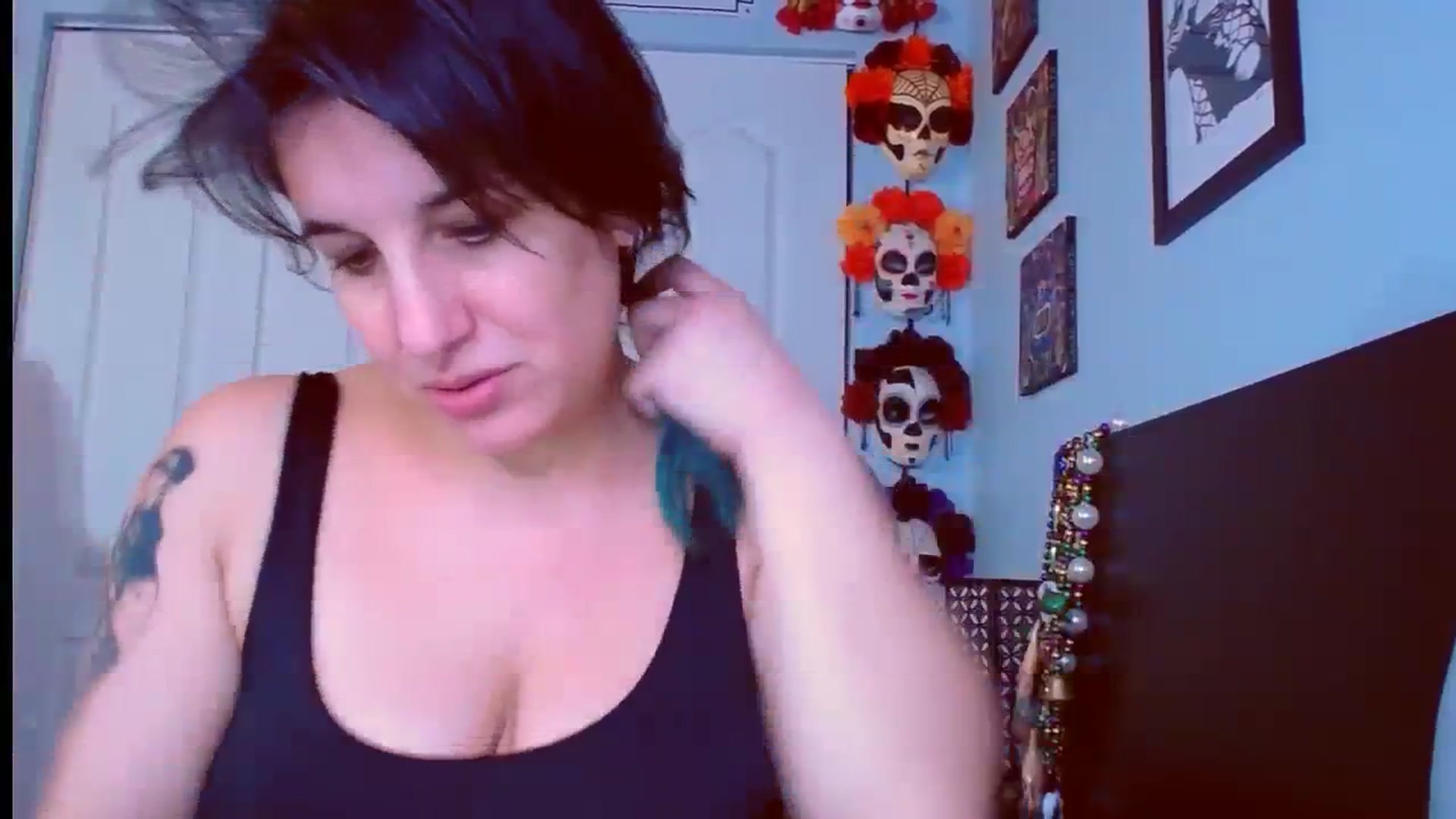 Gallery image thumbnail from abustybabe's myfreecams stream on, 09/27/2023, 21:34 image 9 of 20
