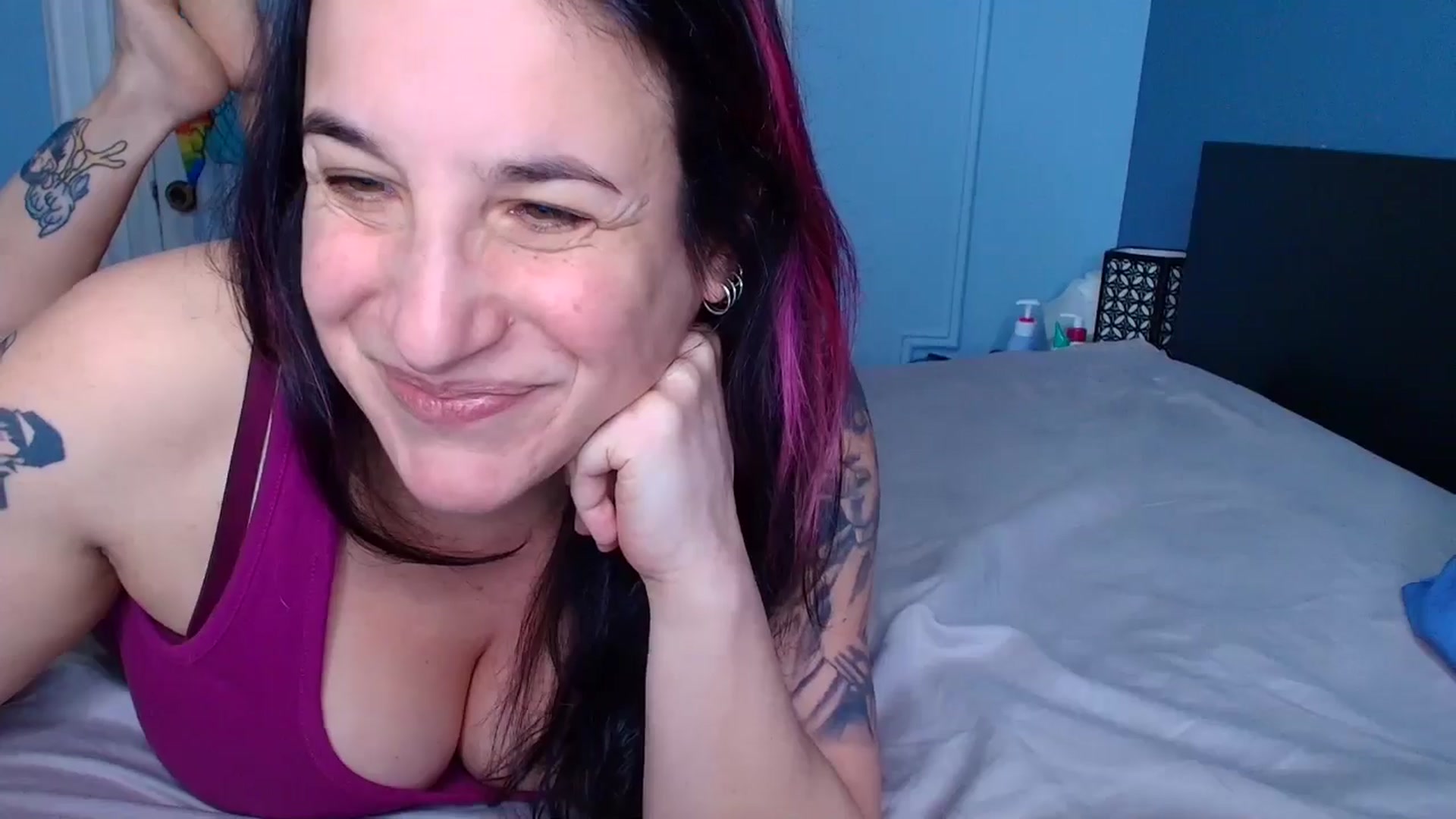 Gallery image thumbnail from abustybabe's myfreecams stream on, 02/25/2026, 22:16 image 13 of 20