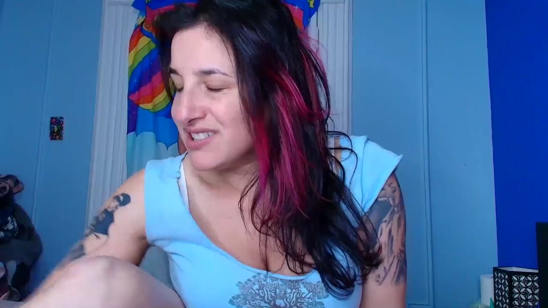 Gallery image thumbnail from abustybabe's myfreecams stream on, 04/01/2026, 21:09 image 7 of 20