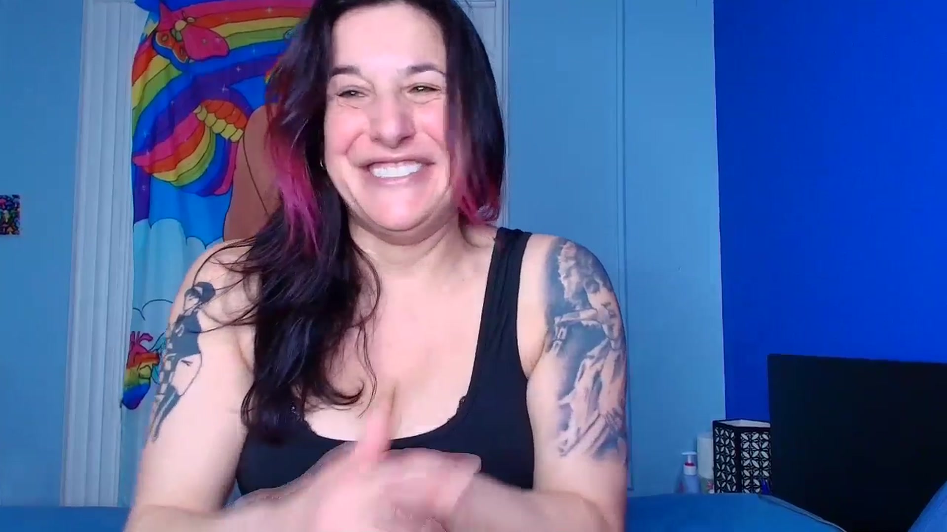 Gallery image thumbnail from abustybabe's myfreecams stream on, 04/06/2026, 21:17 image 3 of 20