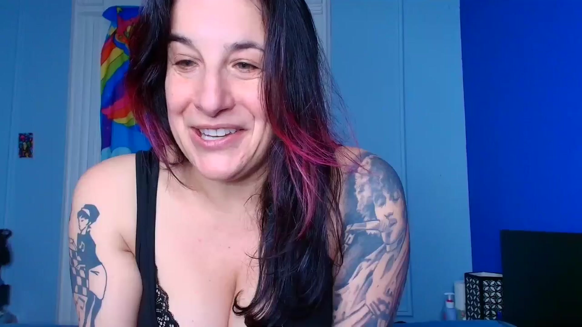 Gallery image thumbnail from abustybabe's myfreecams stream on, 04/06/2026, 21:17 image 11 of 20