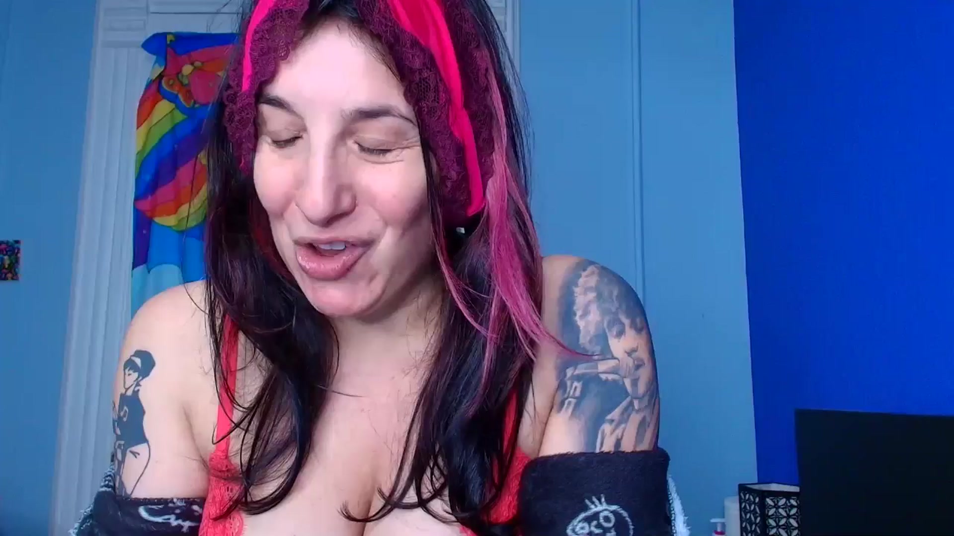 Gallery image thumbnail from abustybabe's myfreecams stream on, 04/07/2026, 21:38 image 11 of 20