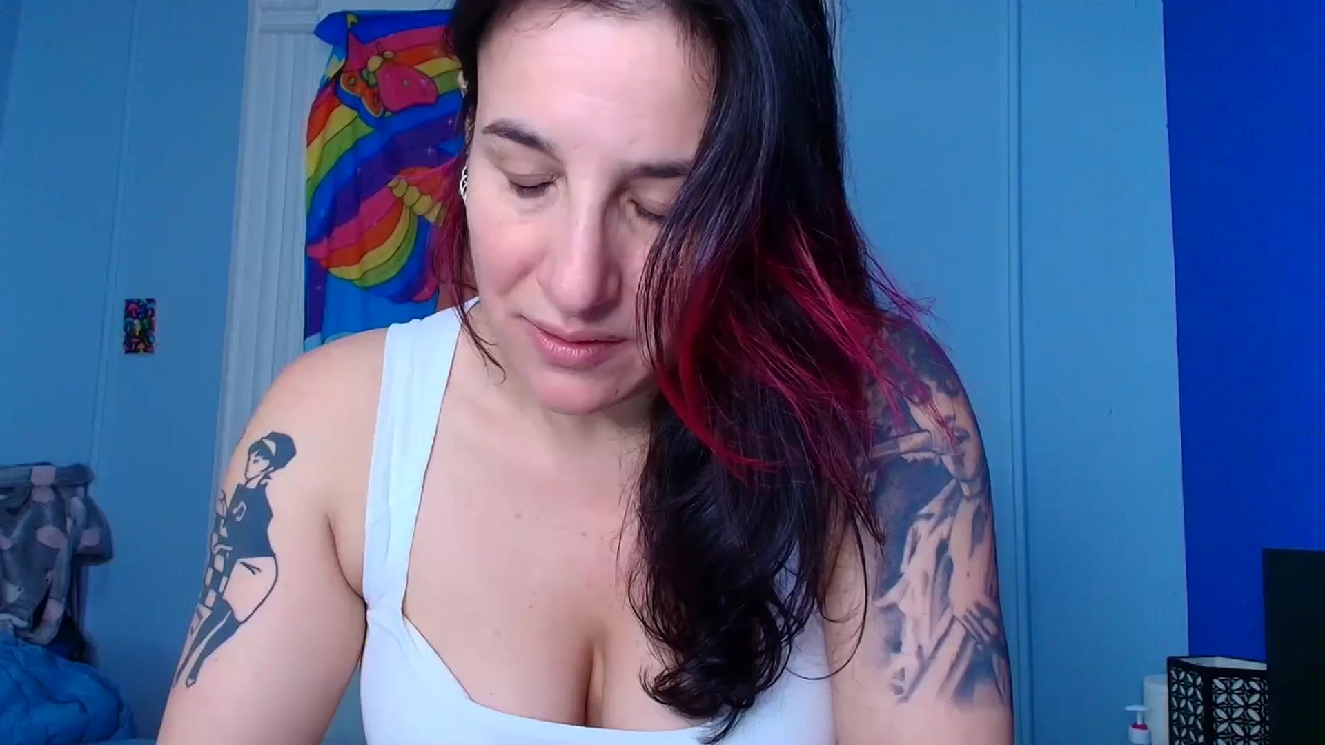 Gallery image thumbnail from abustybabe's myfreecams stream on, 04/10/2026, 21:32 image 1 of 20