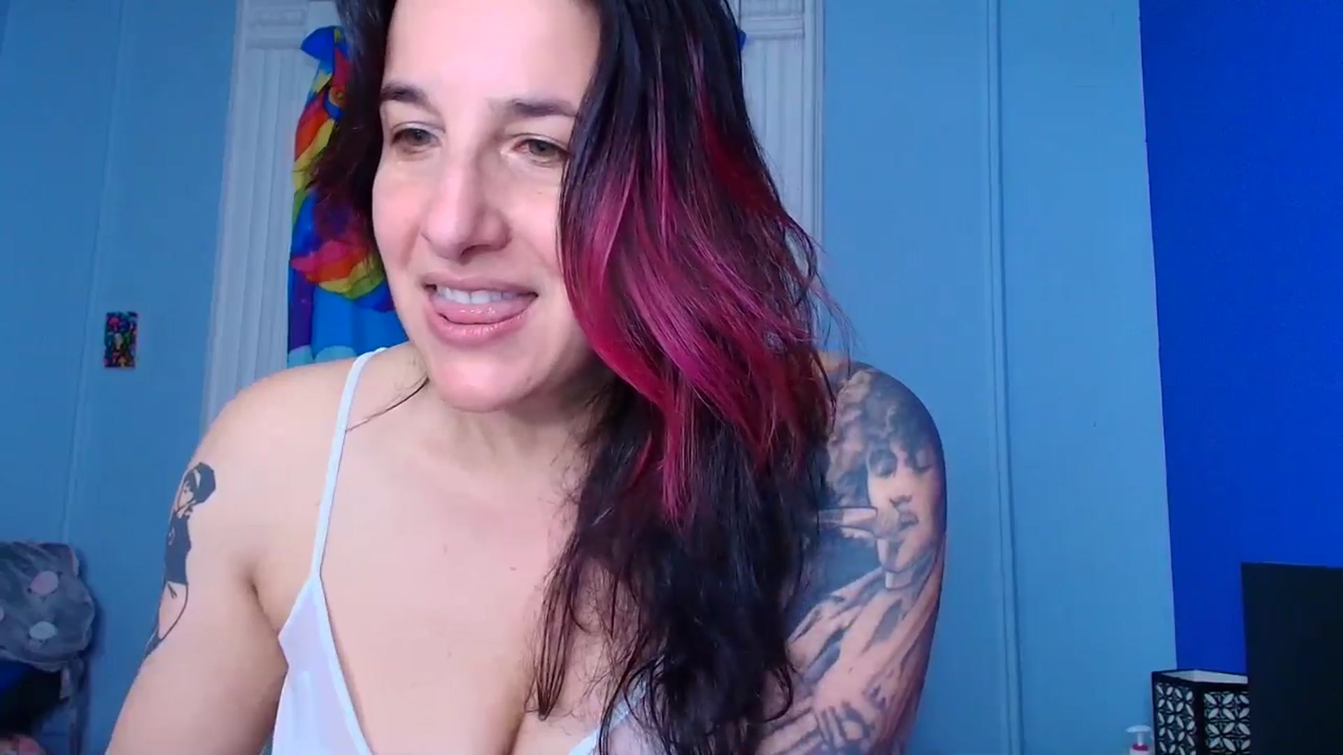 Gallery image thumbnail from abustybabe's myfreecams stream on, 04/17/2026, 21:23 image 6 of 20