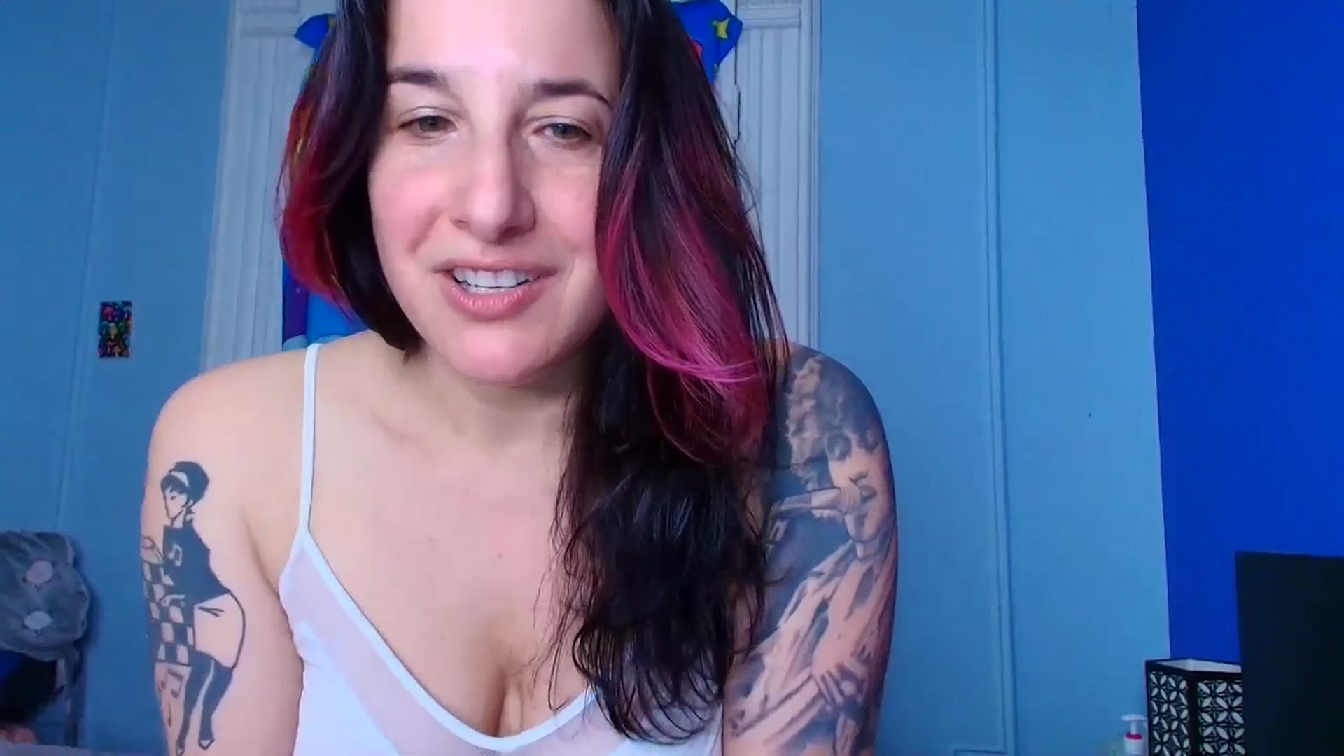 Gallery image thumbnail from abustybabe's myfreecams stream on, 04/17/2026, 21:23 image 16 of 20