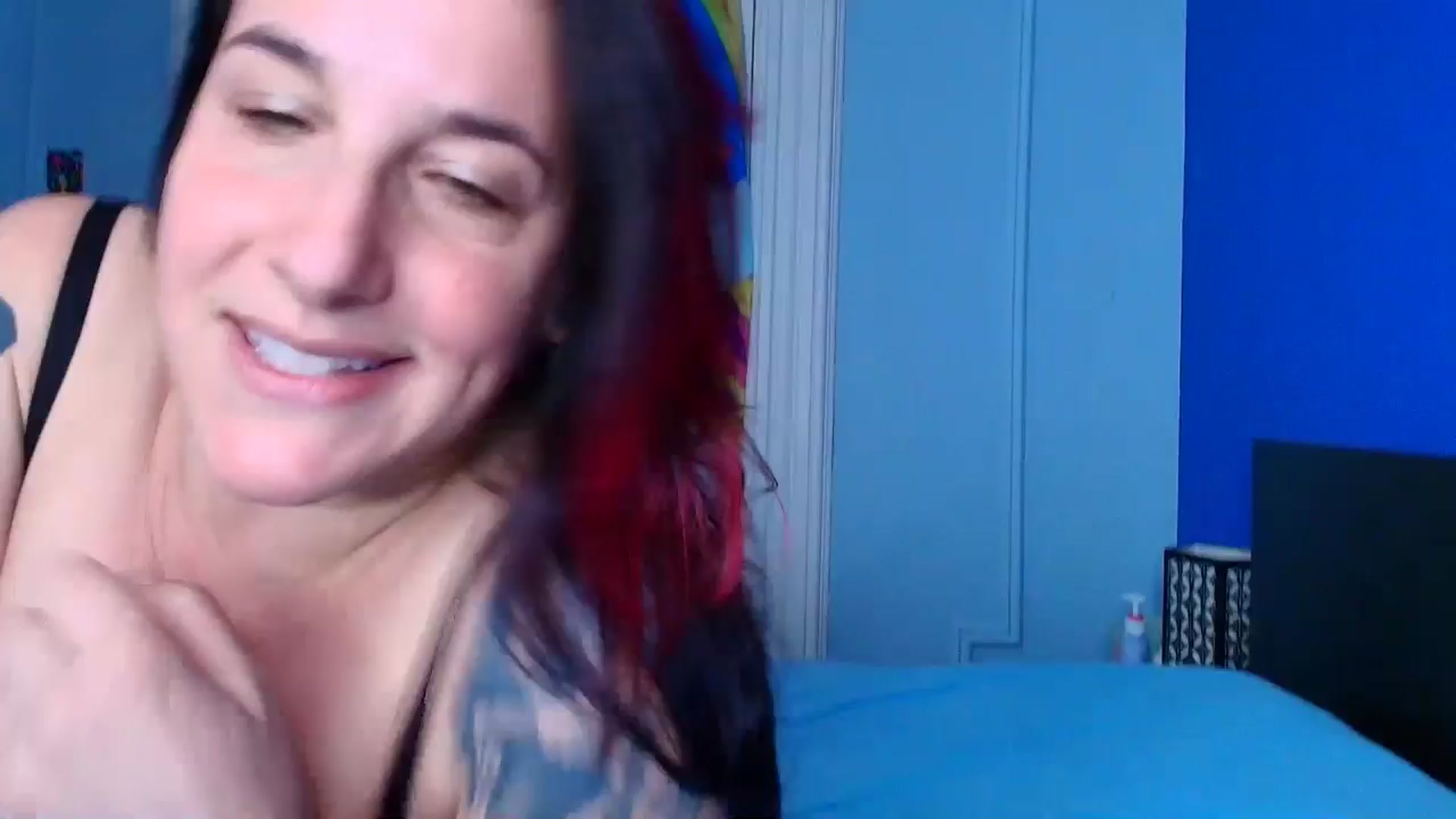 Gallery image thumbnail from abustybabe's myfreecams stream on, 04/21/2026, 21:08 image 4 of 20