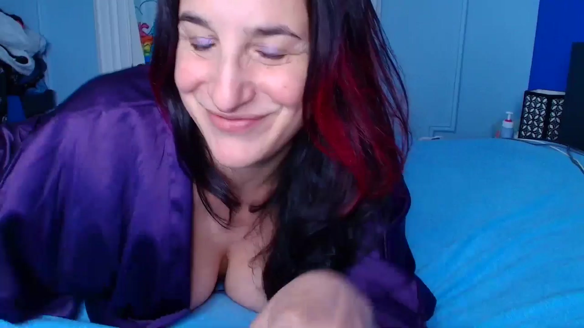 Gallery image thumbnail from abustybabe's myfreecams stream on, 04/22/2026, 21:34 image 13 of 20