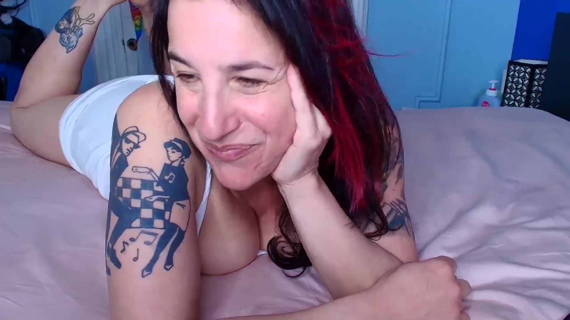 Gallery image thumbnail from abustybabe's myfreecams stream on, 04/27/2026, 21:06 image 14 of 20