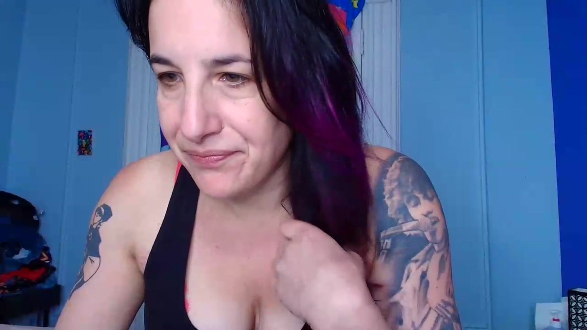 Gallery image thumbnail from abustybabe's myfreecams stream on, 05/25/2026, 21:29 image 6 of 20