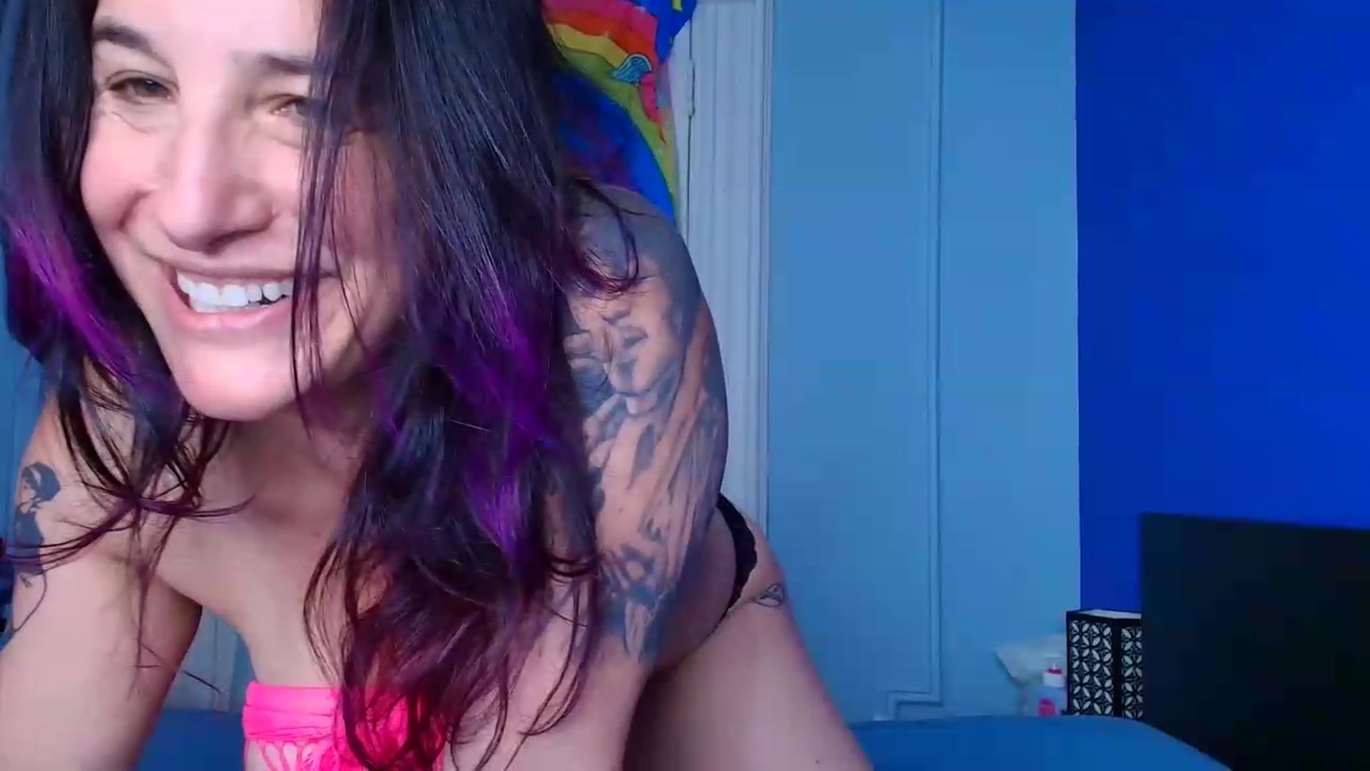 Gallery image thumbnail from abustybabe's myfreecams stream on, 06/01/2026, 21:35 image 9 of 20