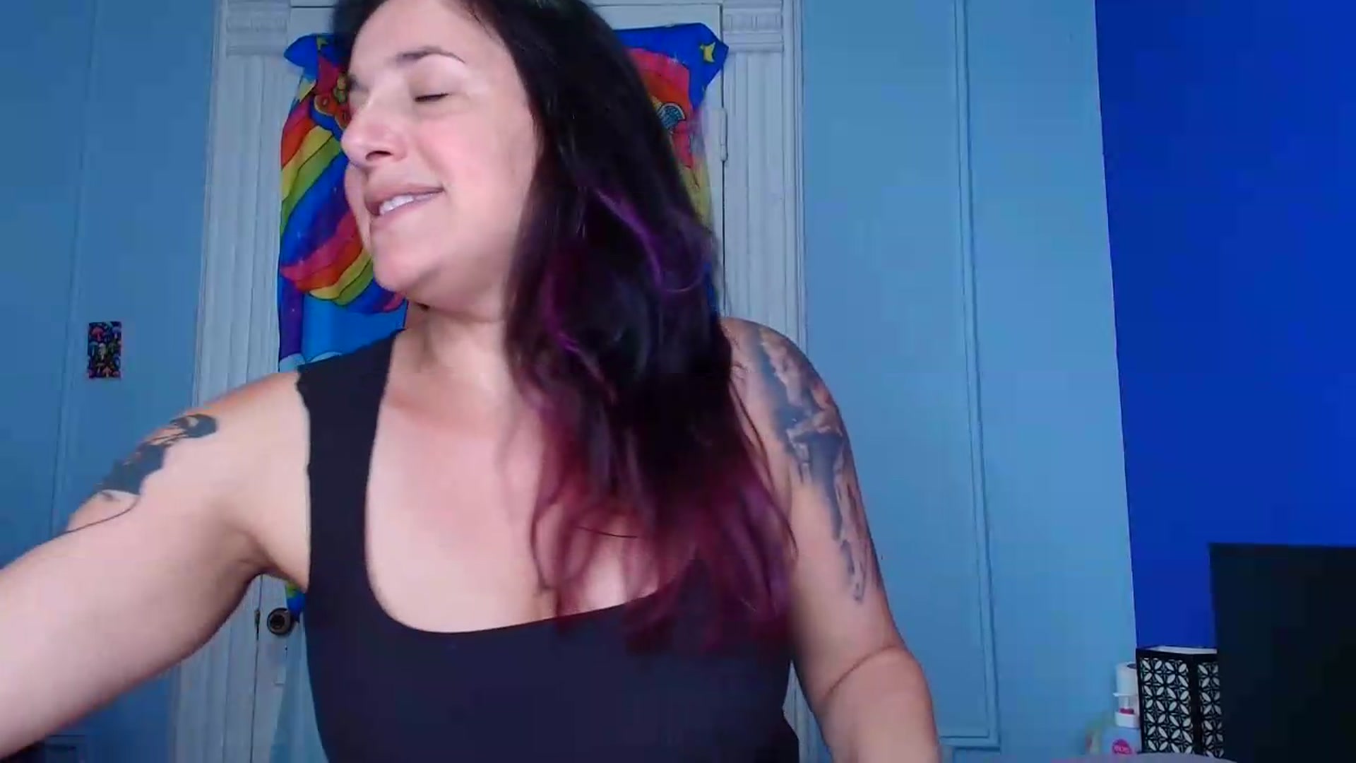 Gallery image thumbnail from abustybabe's myfreecams stream on, 06/10/2026, 21:33 image 6 of 20