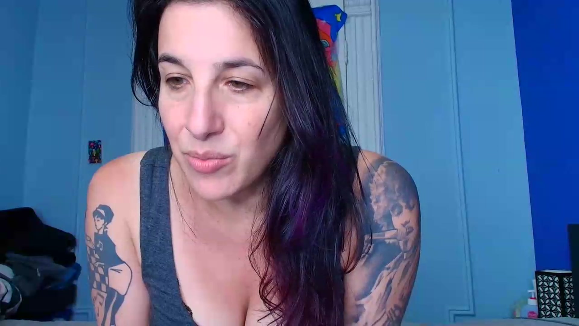 Gallery image thumbnail from abustybabe's myfreecams stream on, 06/15/2026, 21:40 image 6 of 20
