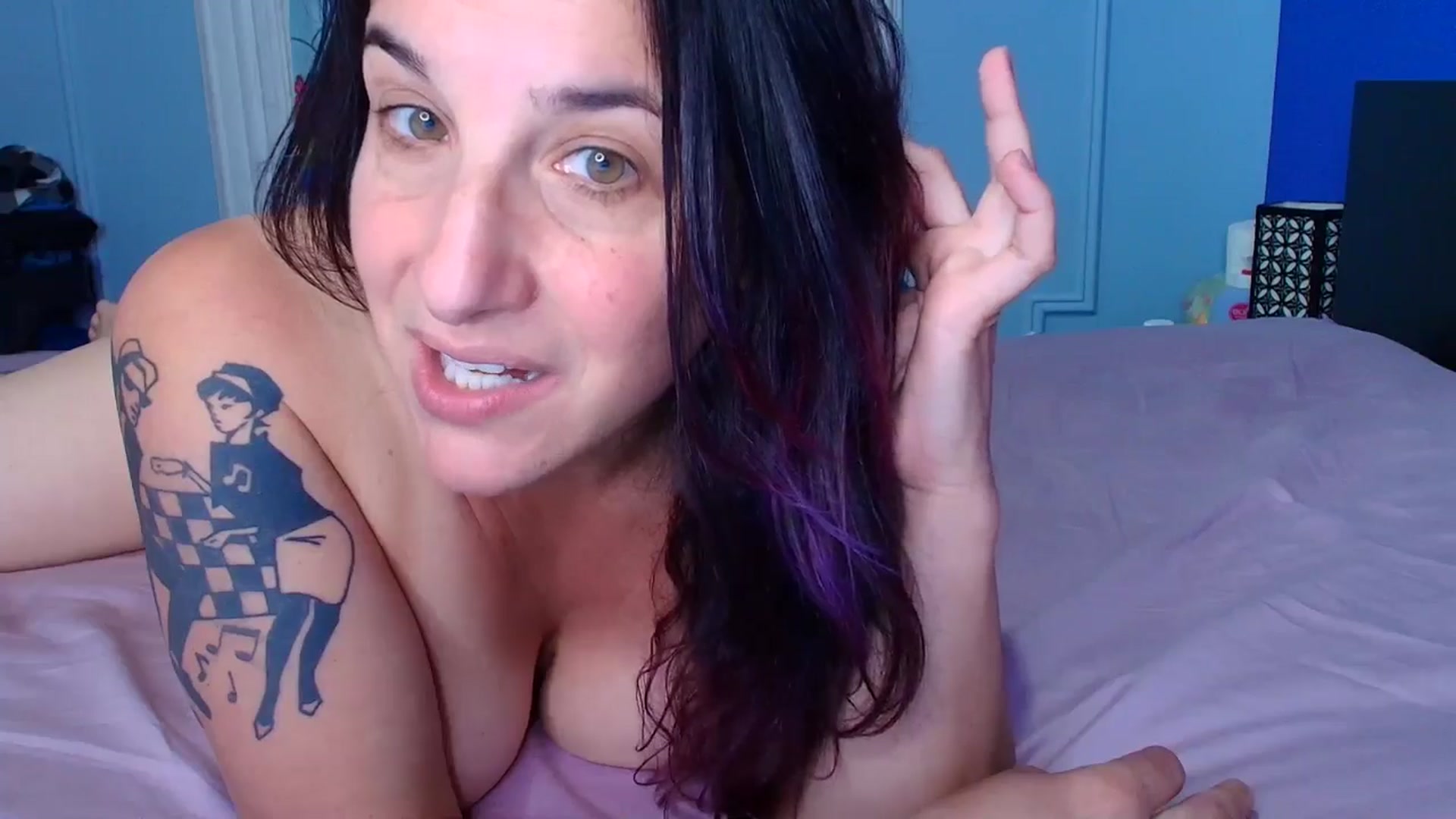 Gallery image thumbnail from abustybabe's myfreecams stream on, 06/30/2026, 21:28 image 11 of 20