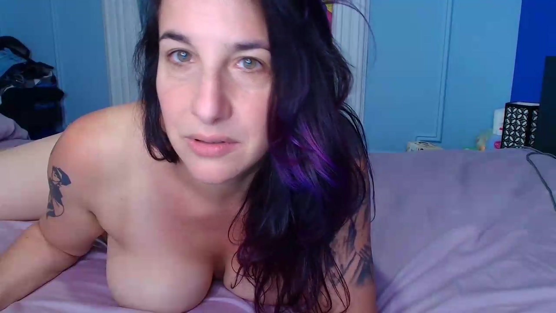 Gallery image thumbnail from abustybabe's myfreecams stream on, 07/01/2026, 21:31 image 12 of 20