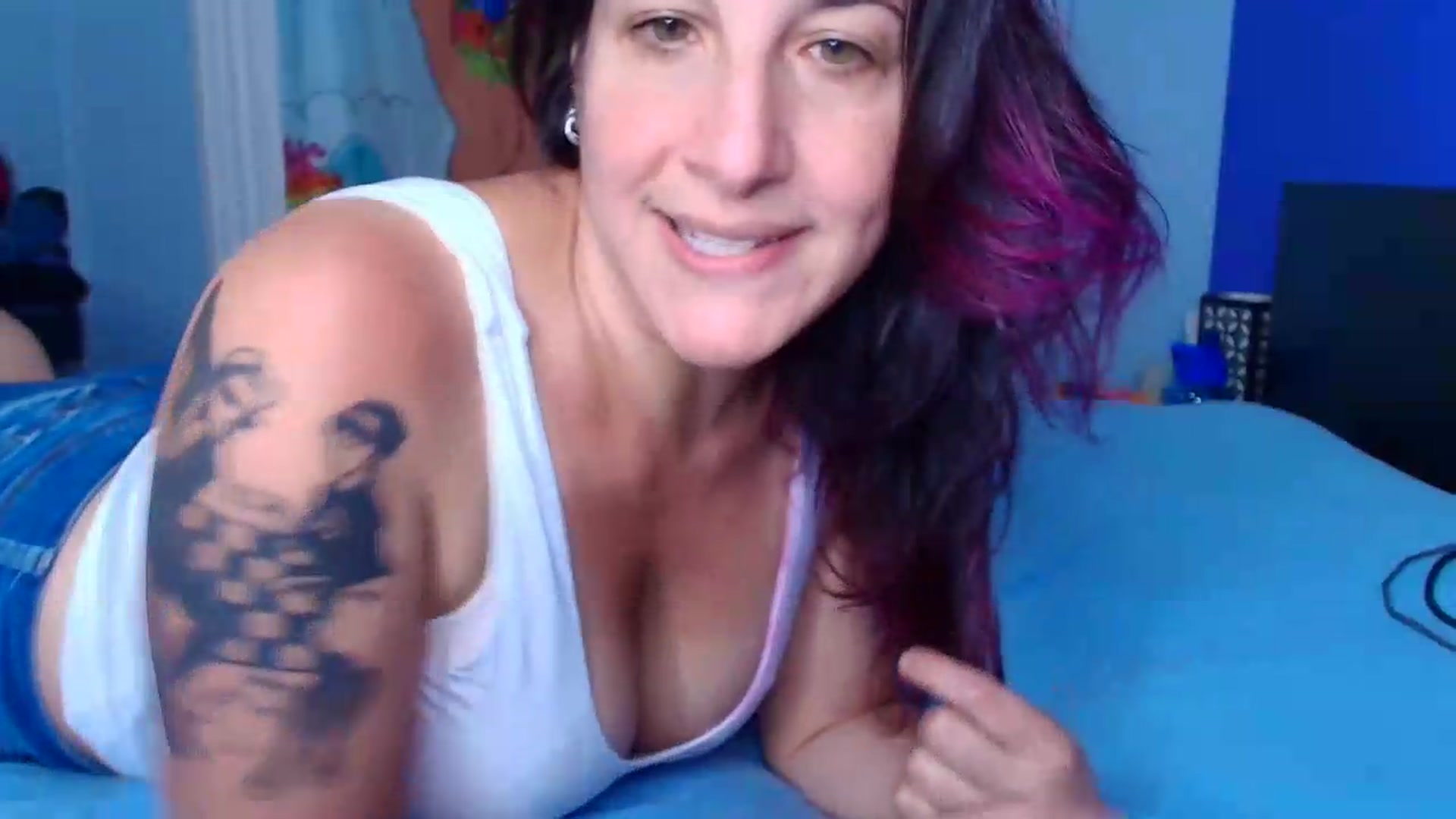 Gallery image thumbnail from abustybabe's myfreecams stream on, 07/15/2026, 20:23 image 5 of 20