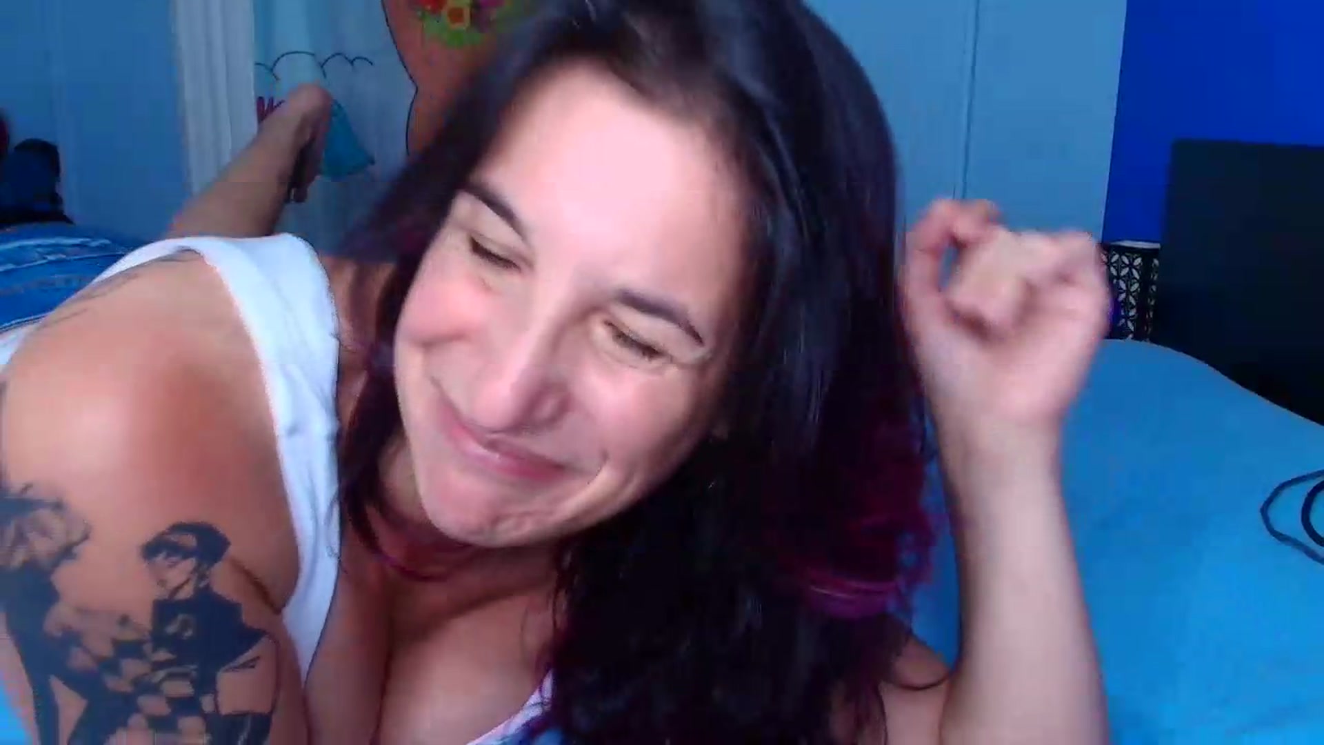Gallery image thumbnail from abustybabe's myfreecams stream on, 07/15/2026, 20:23 image 4 of 20