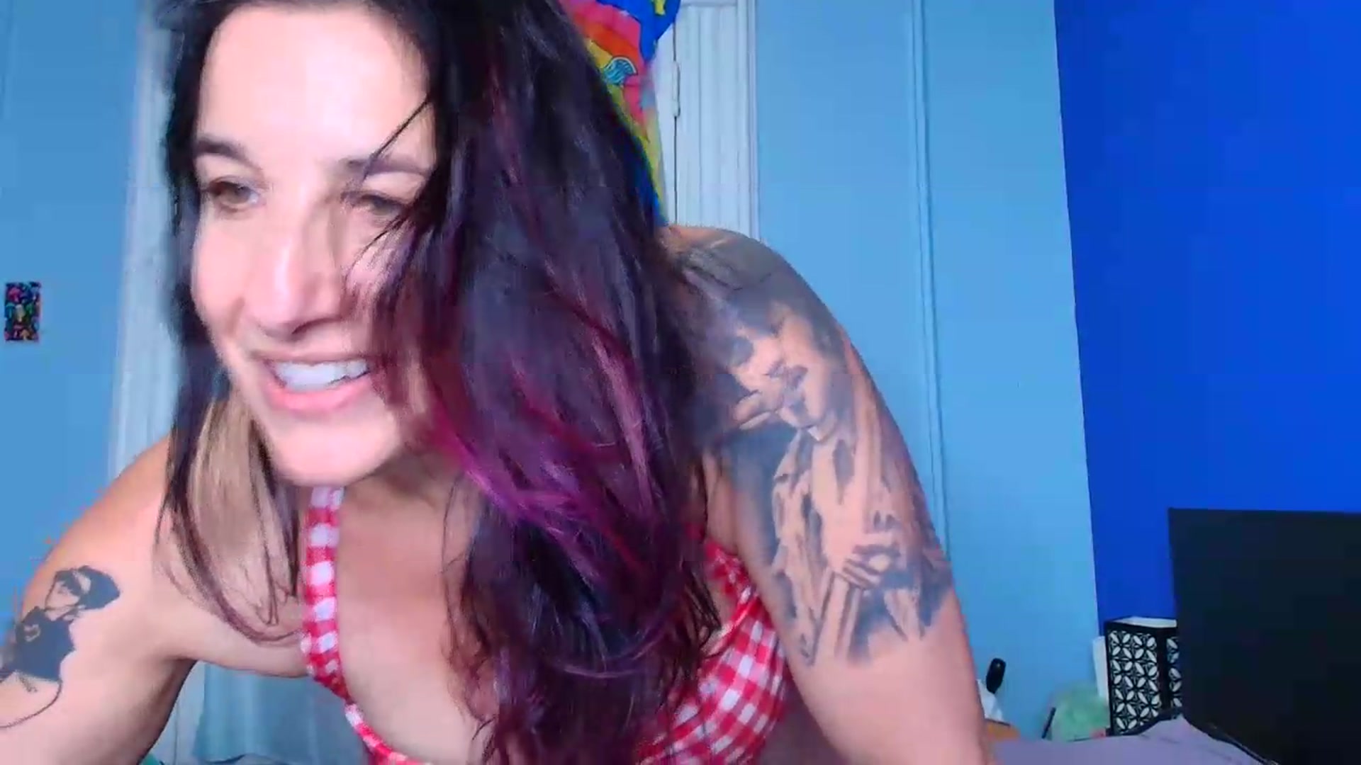 Gallery image thumbnail from abustybabe's myfreecams stream on, 08/10/2026, 21:26 image 10 of 20