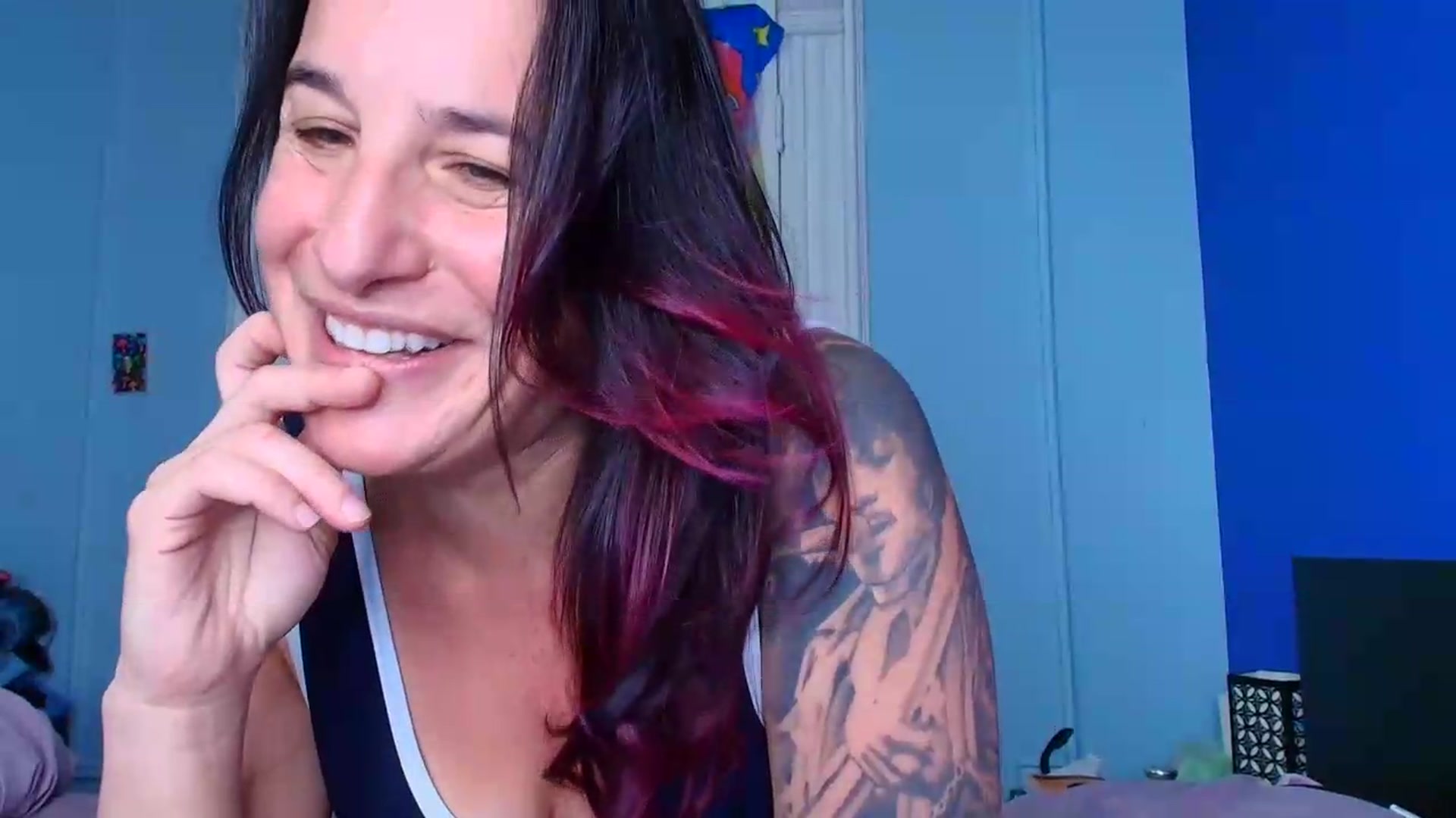 Gallery image thumbnail from abustybabe's myfreecams stream on, 08/12/2026, 21:32 image 18 of 20