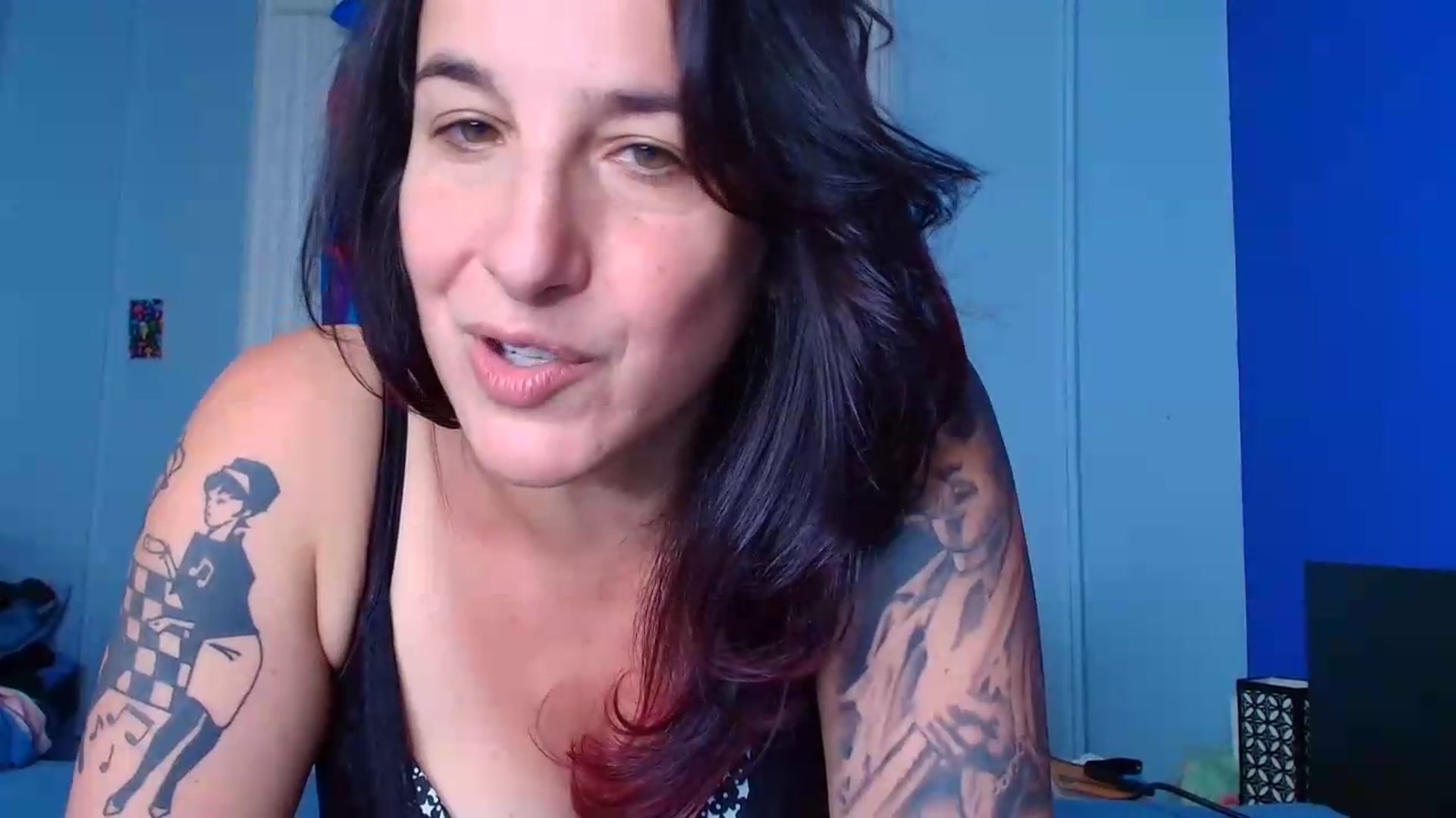 Gallery image thumbnail from abustybabe's myfreecams stream on, 08/18/2026, 21:25 image 13 of 20
