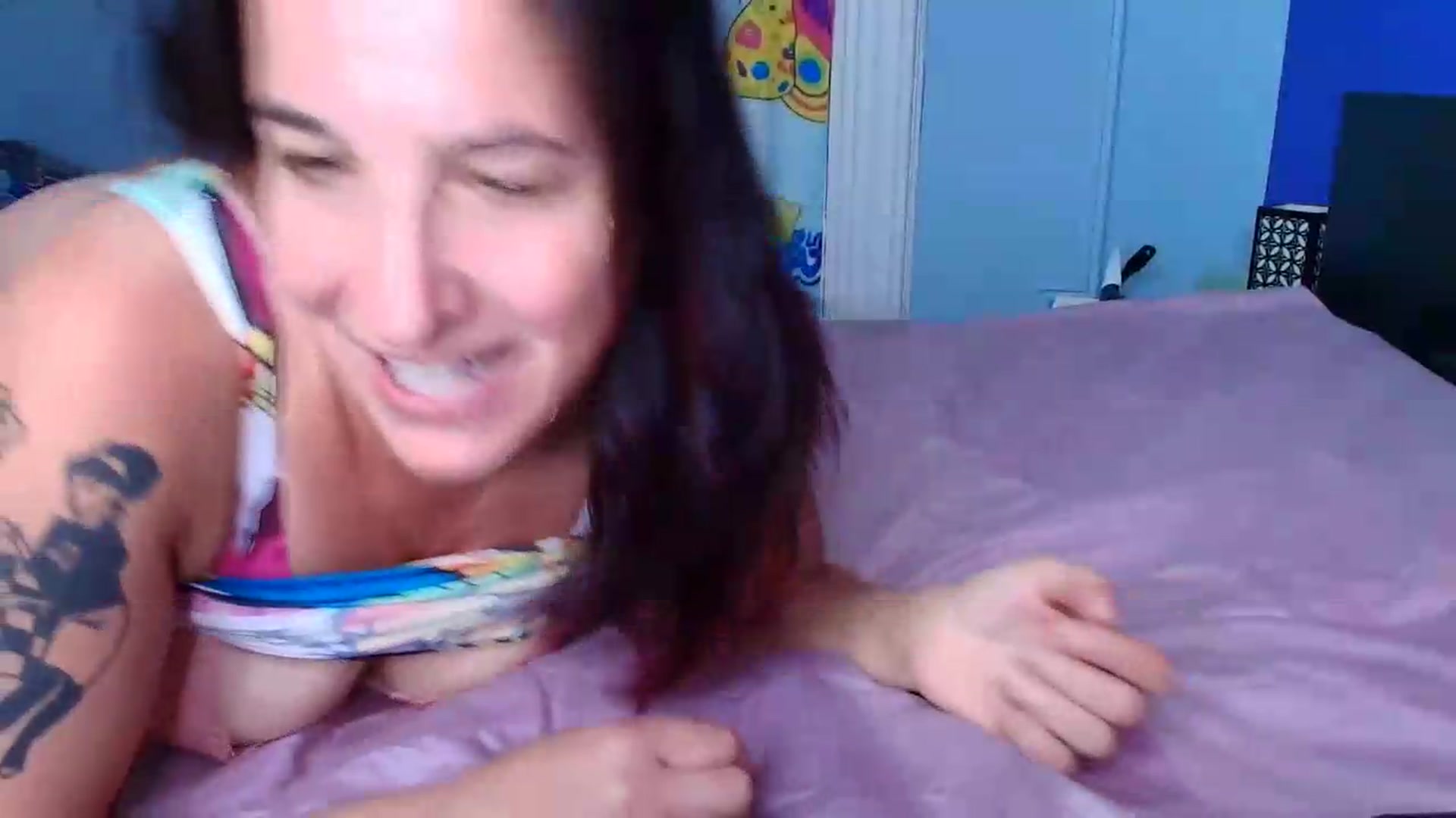 Gallery image thumbnail from abustybabe's myfreecams stream on, 09/01/2026, 21:15 image 13 of 20