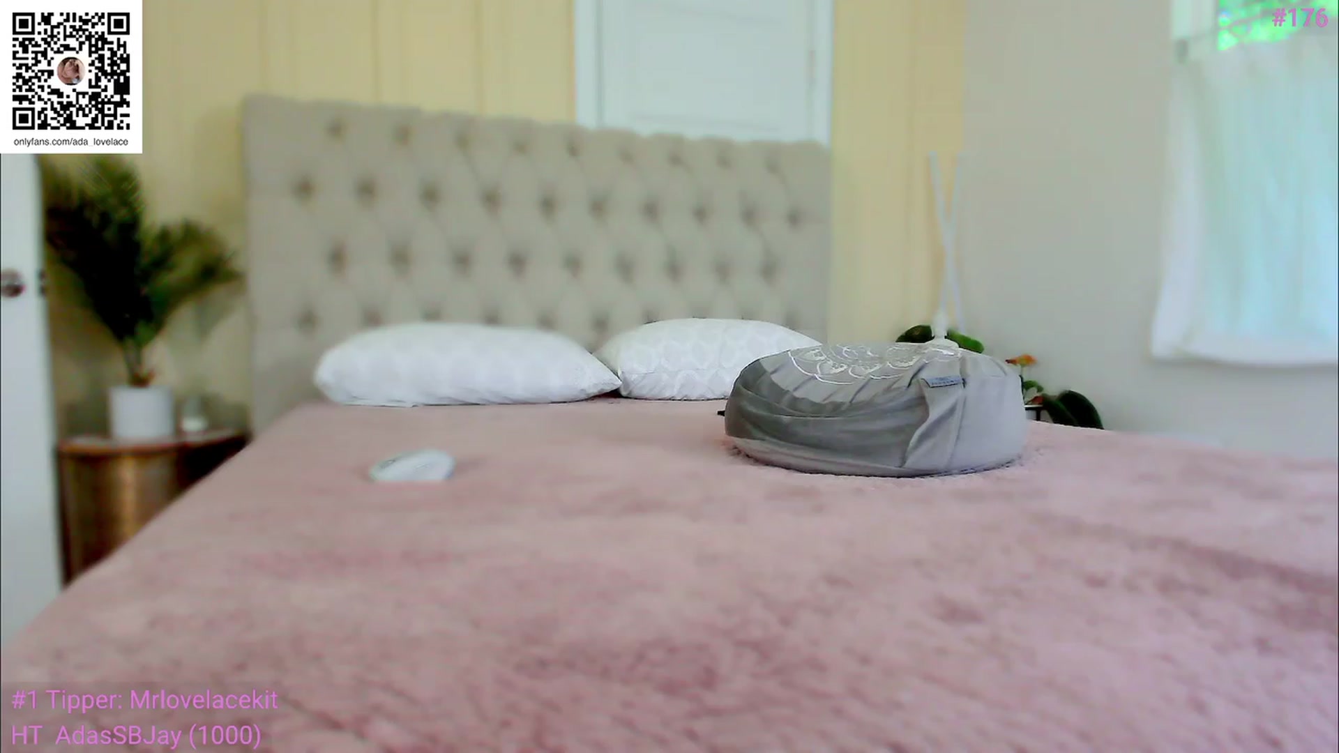 Gallery image thumbnail from ada_lovelace's myfreecams stream on, 03/27/2023, 23:33 image 12 of 20