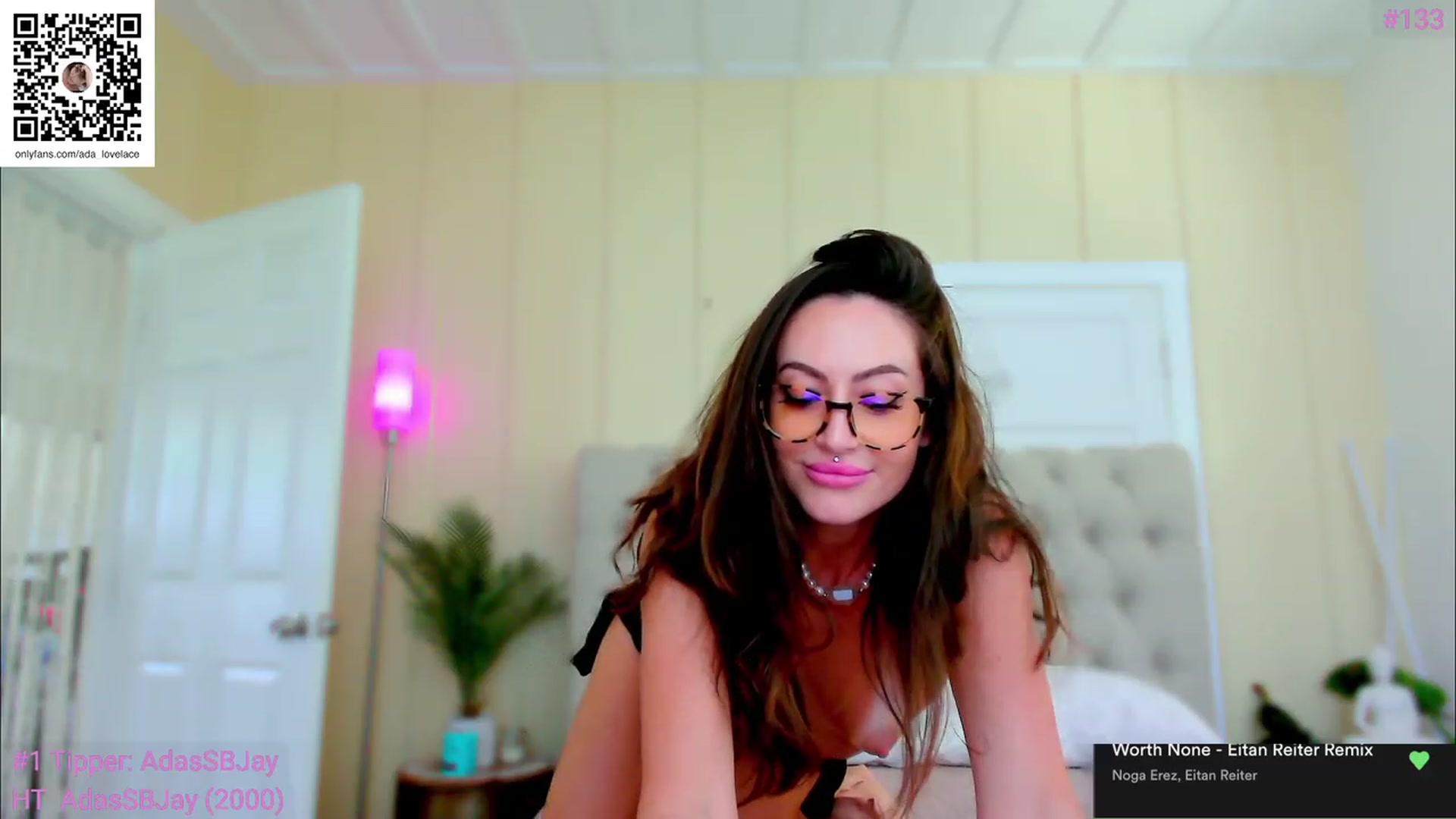 Gallery image thumbnail from ada_lovelace's myfreecams stream on, 03/31/2023, 24:08 image 9 of 20