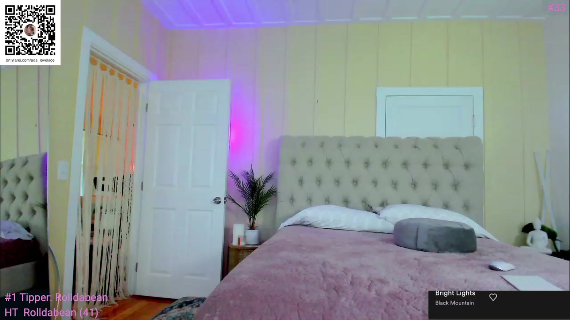 Gallery image thumbnail from ada_lovelace's myfreecams stream on, 04/19/2023, 18:03 image 14 of 20