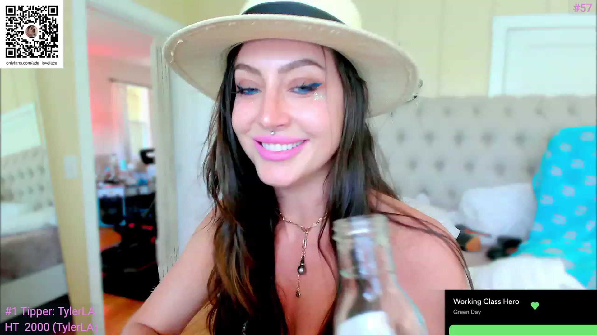 Gallery image thumbnail from ada_lovelace's myfreecams stream on, 06/16/2023, 21:13 image 11 of 20
