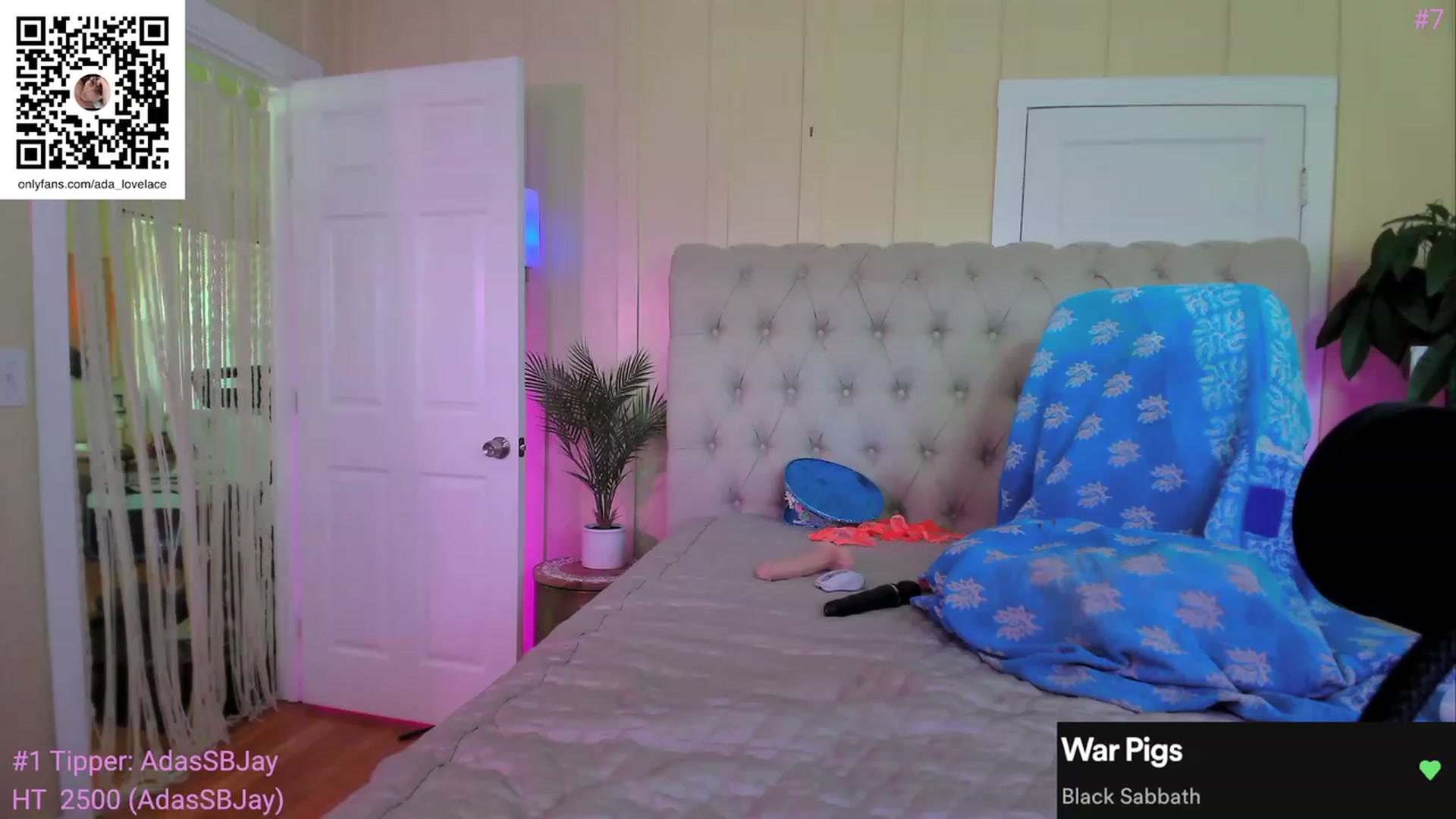 Gallery image thumbnail from ada_lovelace's myfreecams stream on, 08/31/2023, 01:42 image 12 of 20
