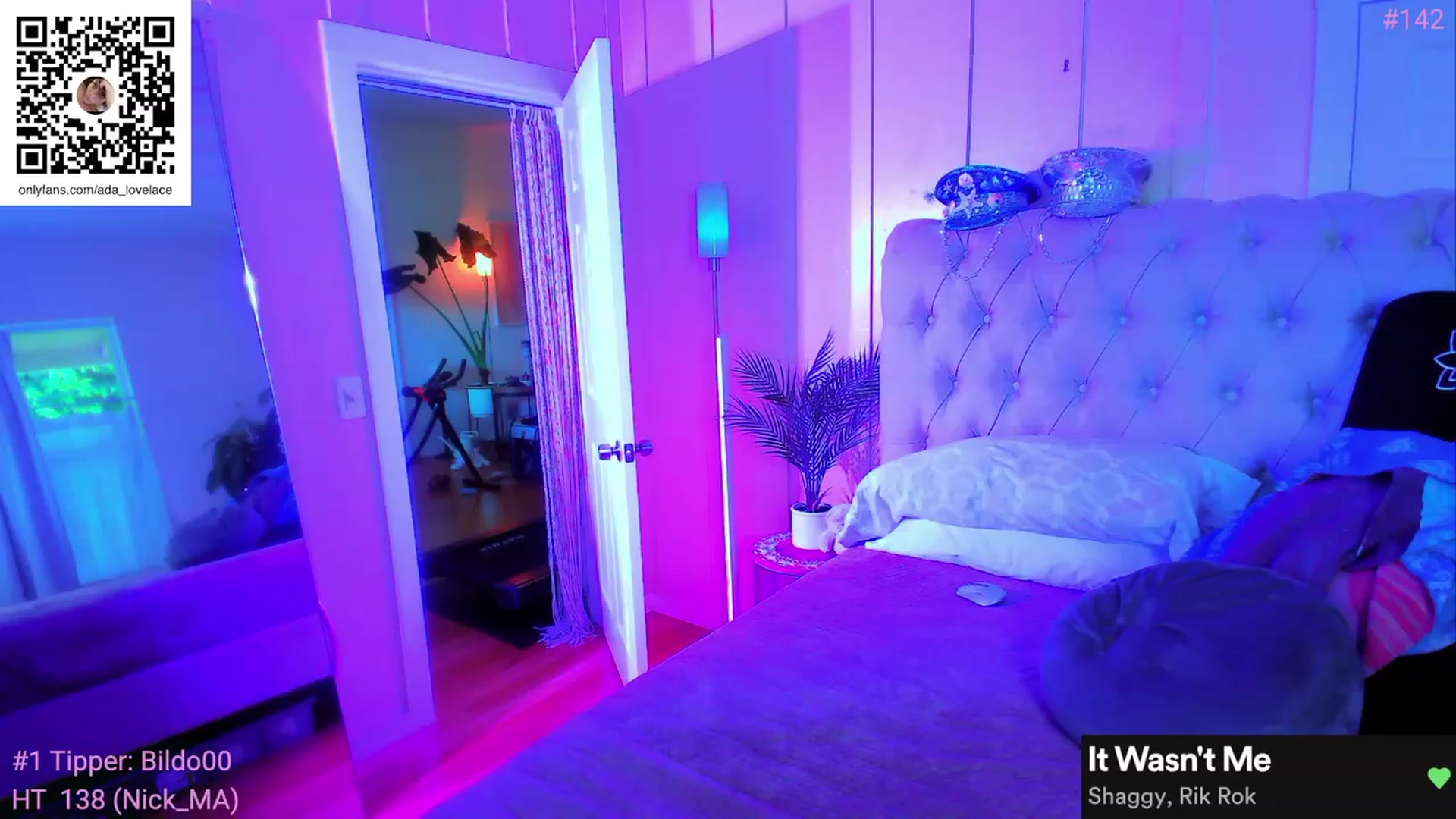 Gallery image thumbnail from ada_lovelace's myfreecams stream on, 11/24/2023, 04:09 image 7 of 20