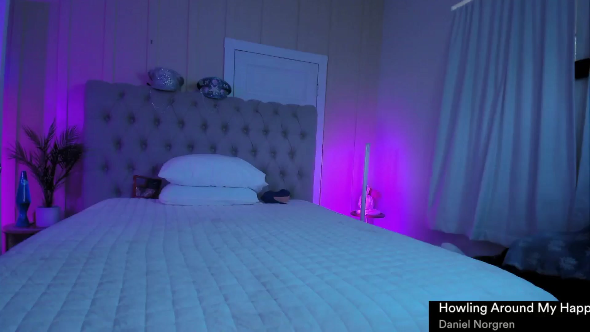 Gallery image thumbnail from ada_lovelace's myfreecams stream on, 05/14/2024, 24:01 image 20 of 20