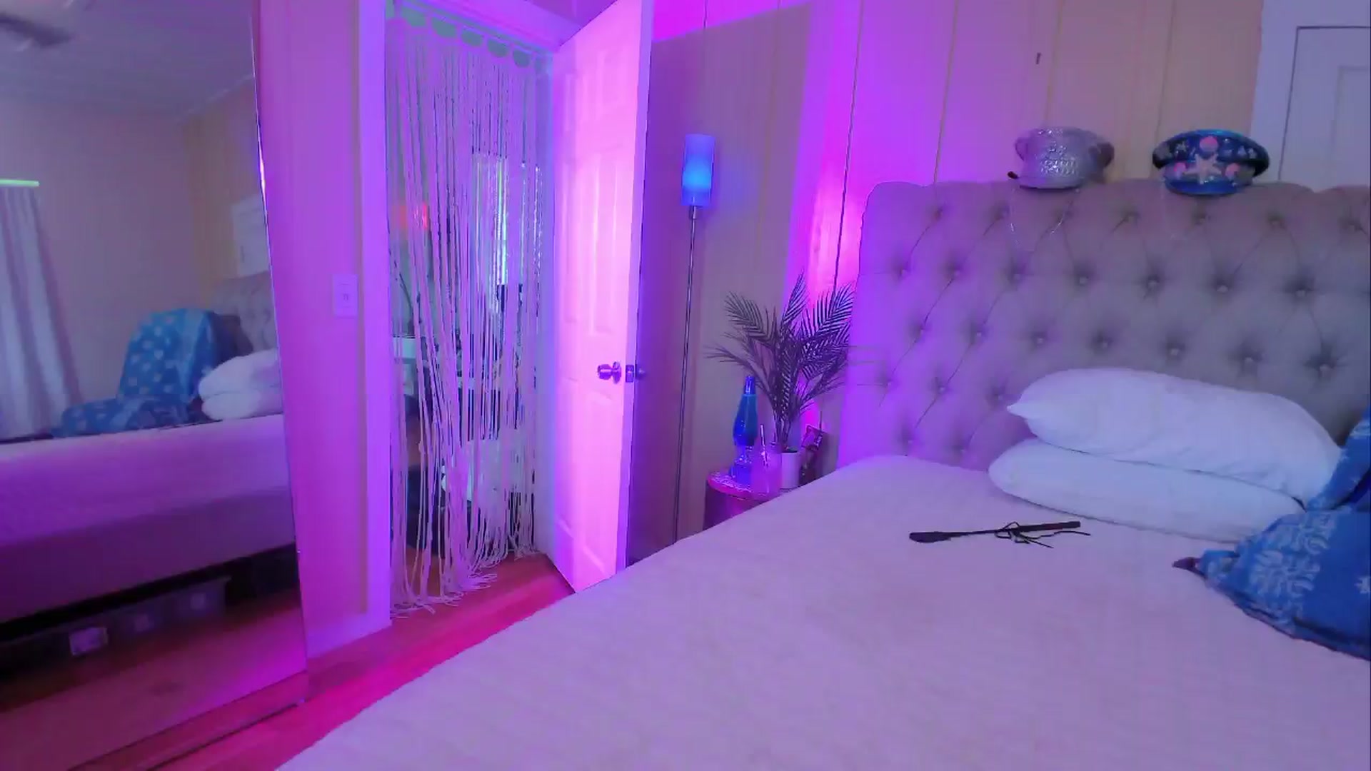 Gallery image thumbnail from ada_lovelace's myfreecams stream on, 05/21/2024, 24:03 image 12 of 20