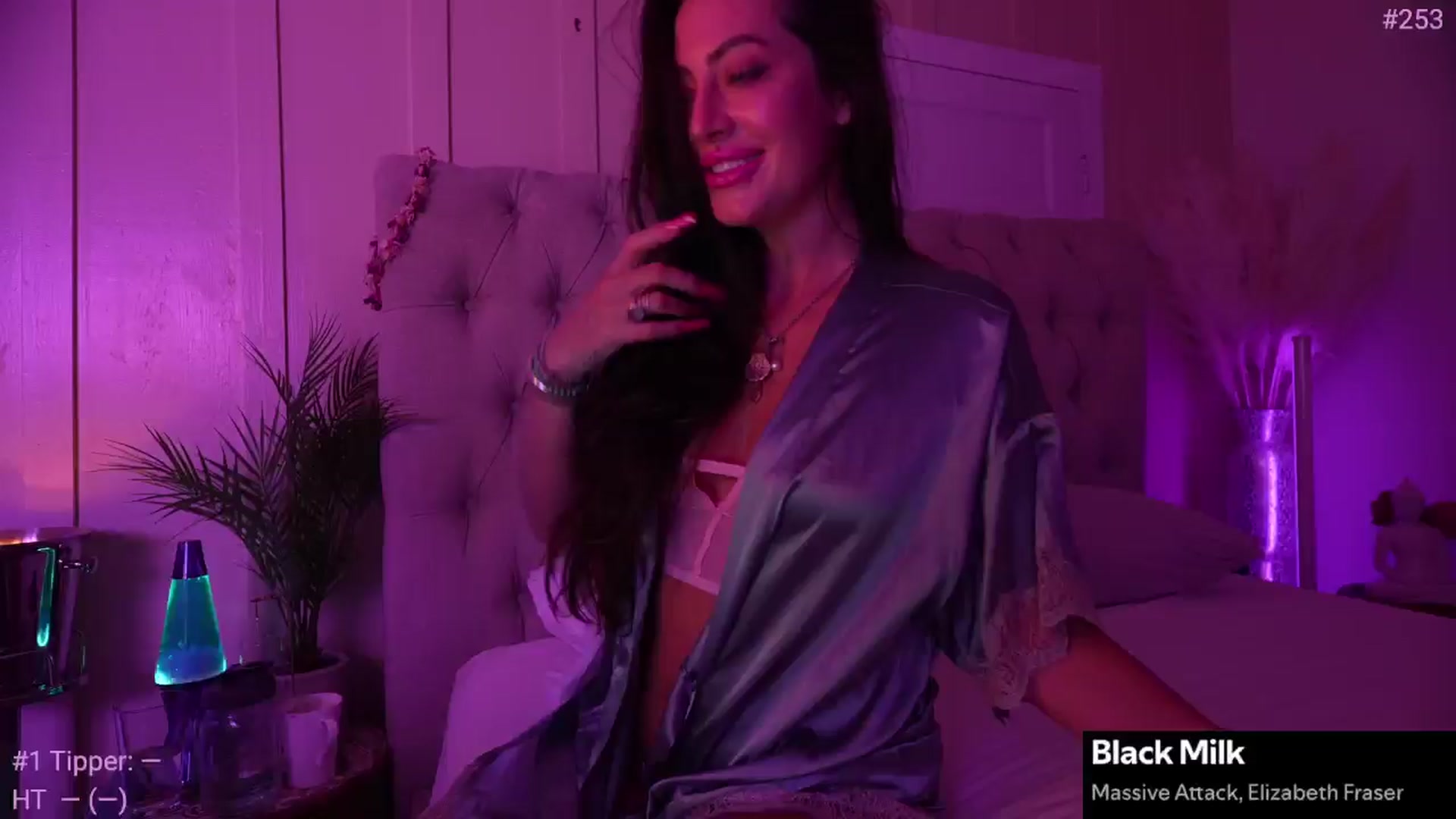 Gallery image thumbnail from ada_lovelace's myfreecams stream on, 08/06/2024, 17:34 image 1 of 20