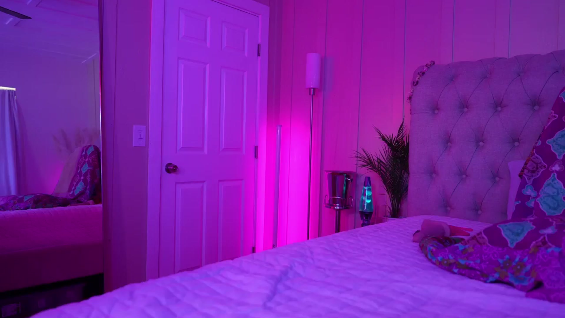 Gallery image thumbnail from ada_lovelace's myfreecams stream on, 08/18/2024, 04:05 image 13 of 20