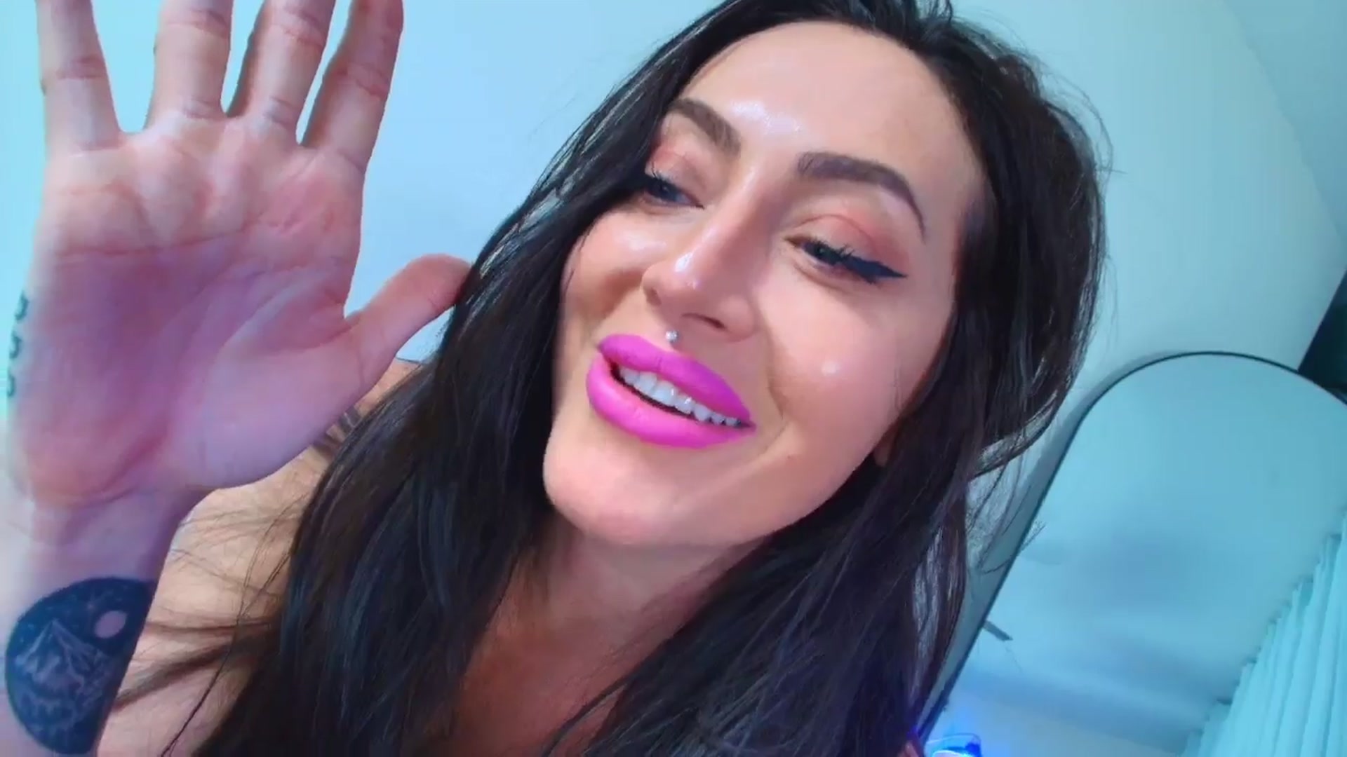 Gallery image thumbnail from ada_lovelace's myfreecams stream on, 11/22/2024, 04:10 image 13 of 20