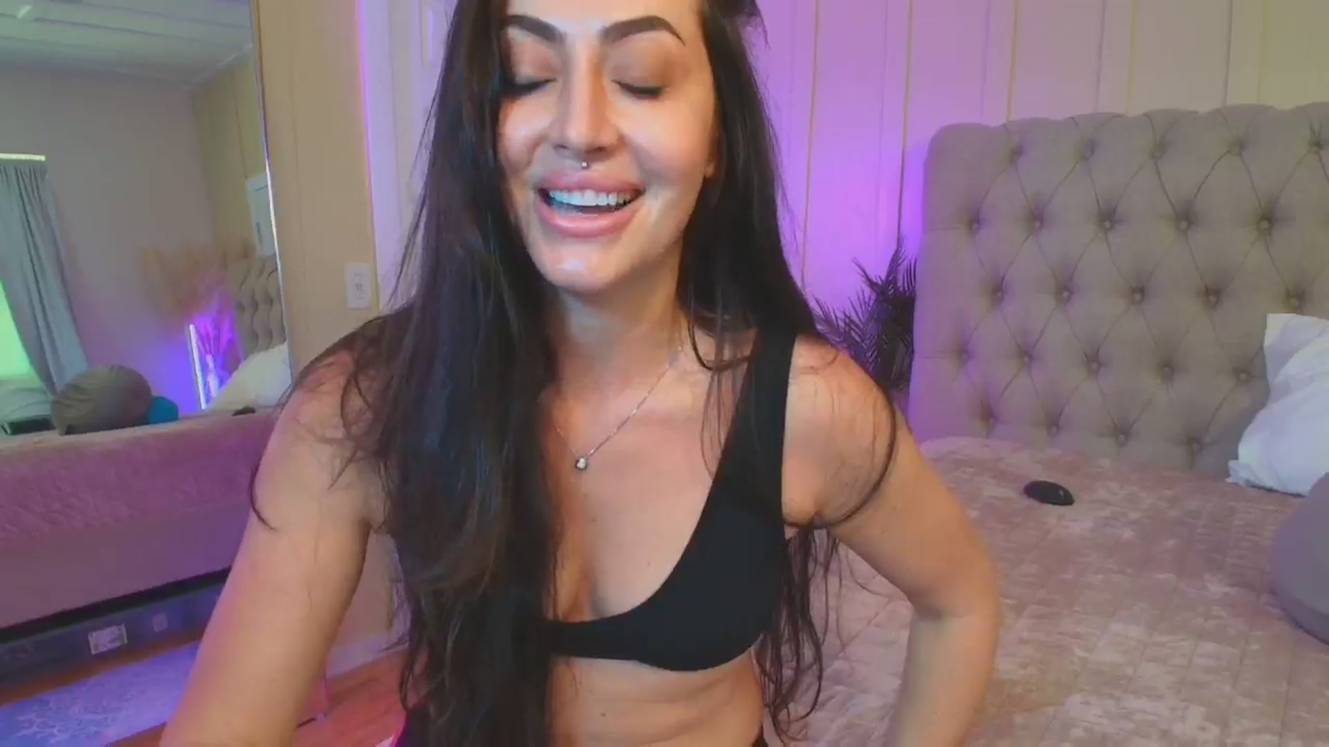 Gallery image thumbnail from ada_lovelace's myfreecams stream on, 12/18/2024, 23:12 image 7 of 20