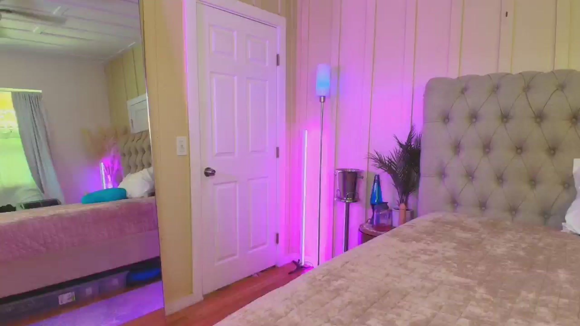 Gallery image thumbnail from ada_lovelace's myfreecams stream on, 12/18/2024, 23:12 image 2 of 20