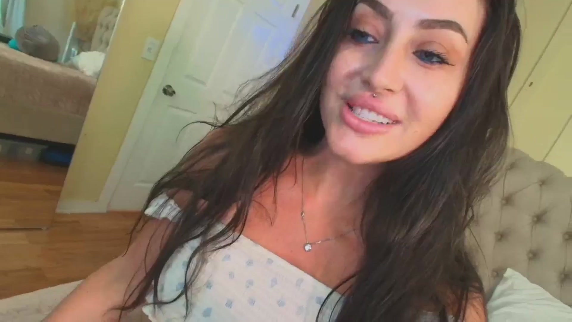 Gallery image thumbnail from ada_lovelace's myfreecams stream on, 12/22/2024, 01:52 image 3 of 20