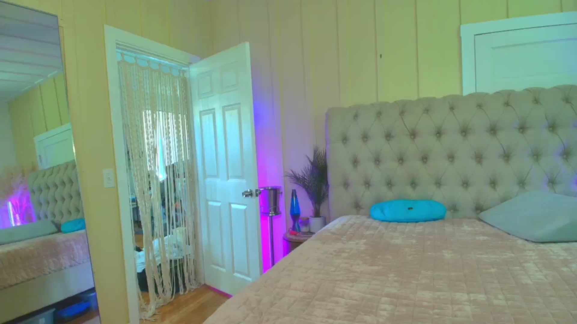 Gallery image thumbnail from ada_lovelace's myfreecams stream on, 01/07/2025, 24:36 image 1 of 20