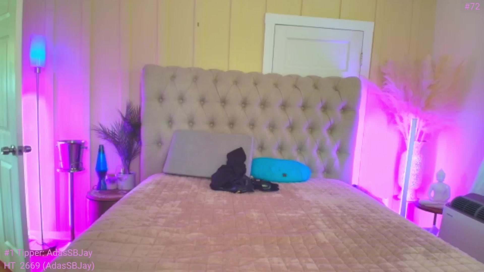 Gallery image thumbnail from ada_lovelace's myfreecams stream on, 01/10/2025, 24:14 image 14 of 20