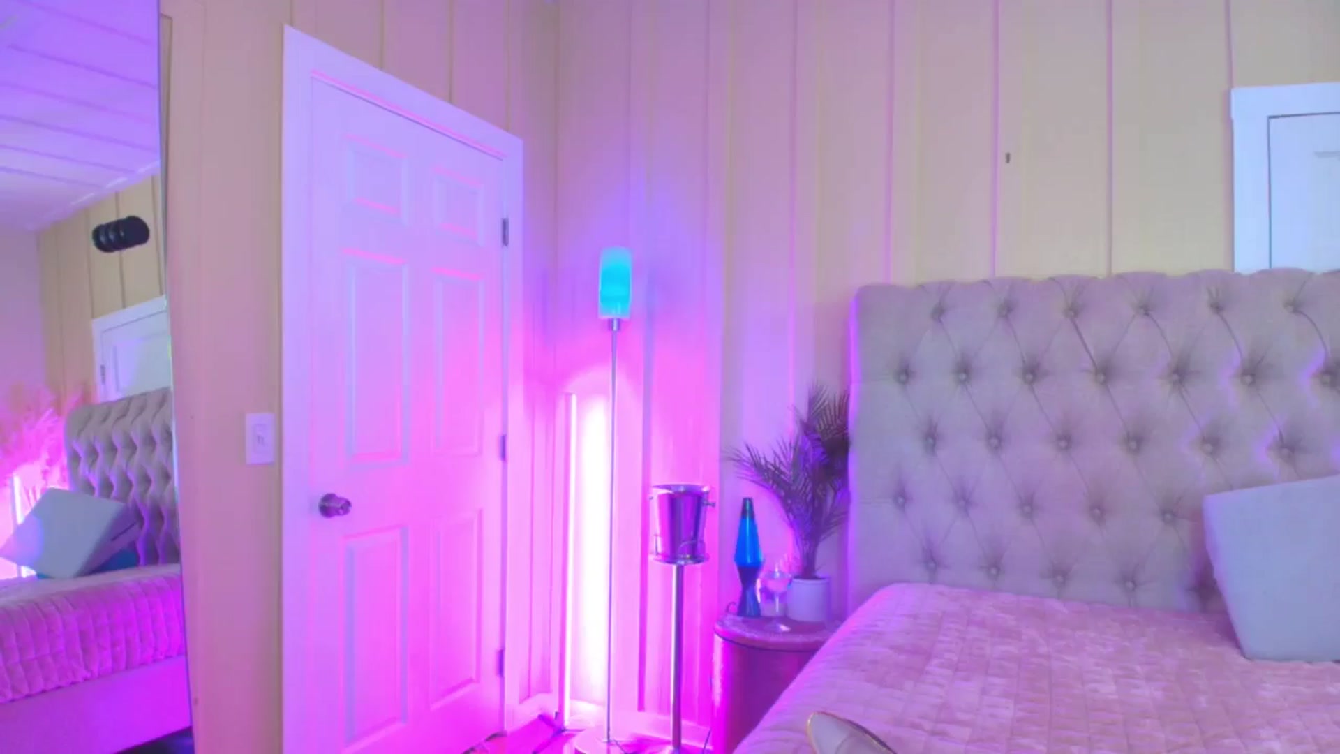 Gallery image thumbnail from ada_lovelace's myfreecams stream on, 01/14/2025, 24:53 image 13 of 20