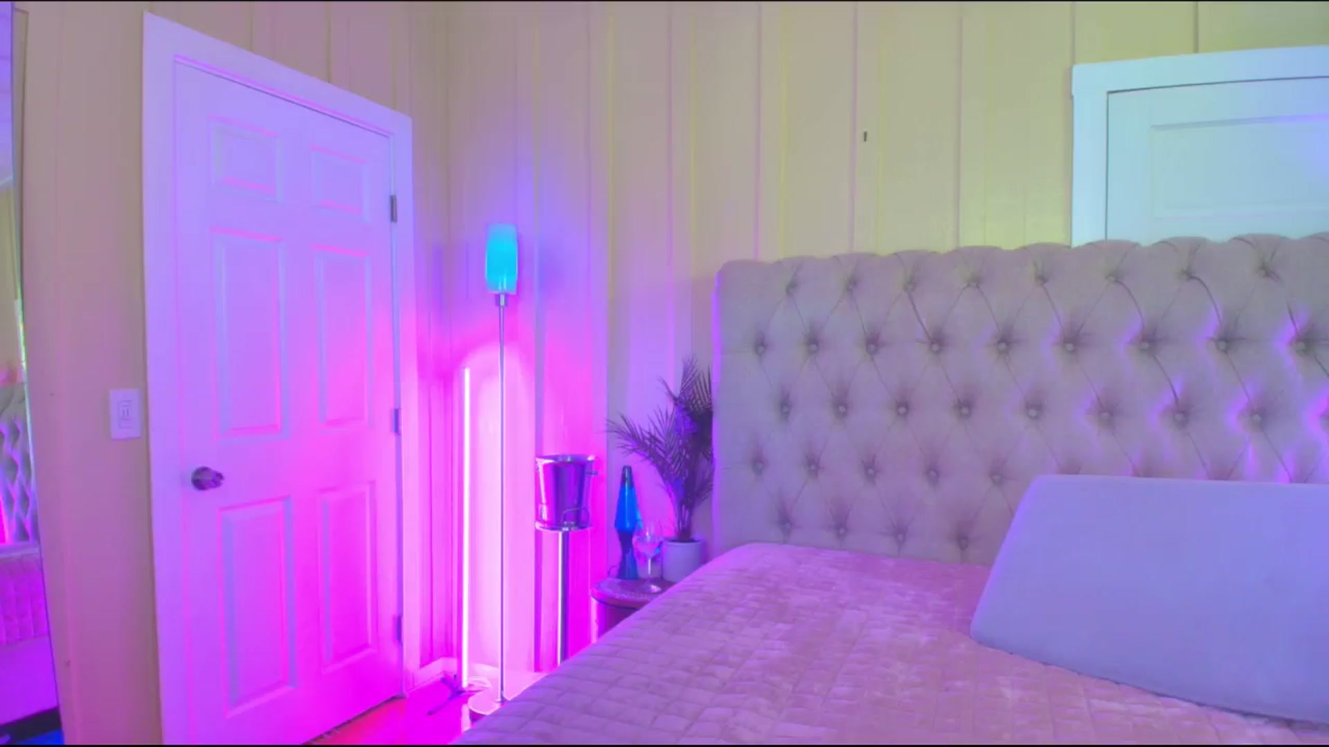 Gallery image thumbnail from ada_lovelace's myfreecams stream on, 01/15/2025, 02:15 image 19 of 20