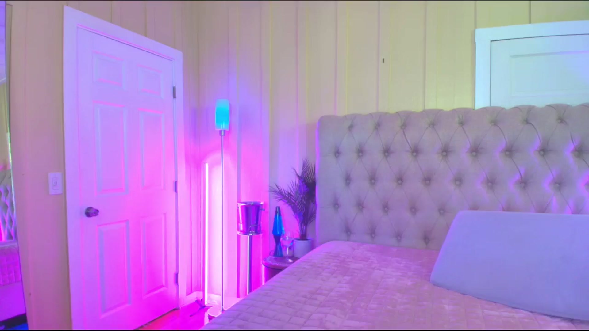 Gallery image thumbnail from ada_lovelace's myfreecams stream on, 01/15/2025, 02:15 image 17 of 20