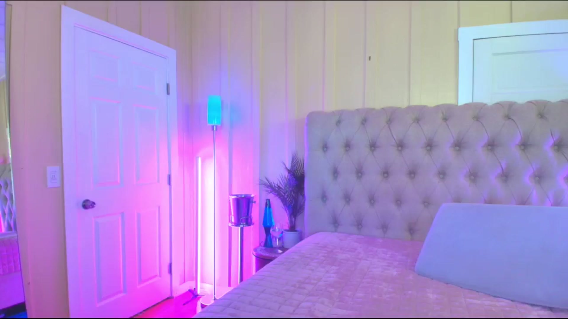 Gallery image thumbnail from ada_lovelace's myfreecams stream on, 01/15/2025, 02:15 image 16 of 20