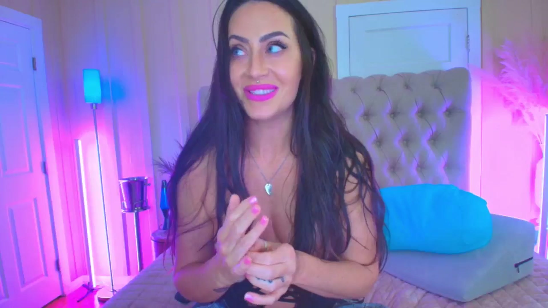 Gallery image thumbnail from ada_lovelace's myfreecams stream on, 01/16/2025, 24:42 image 20 of 20