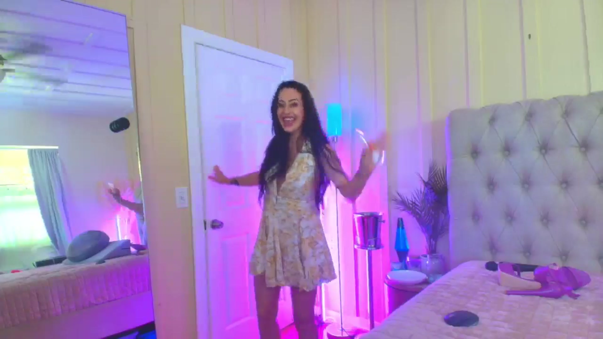 Gallery image thumbnail from ada_lovelace's myfreecams stream on, 01/19/2025, 02:13 image 12 of 20
