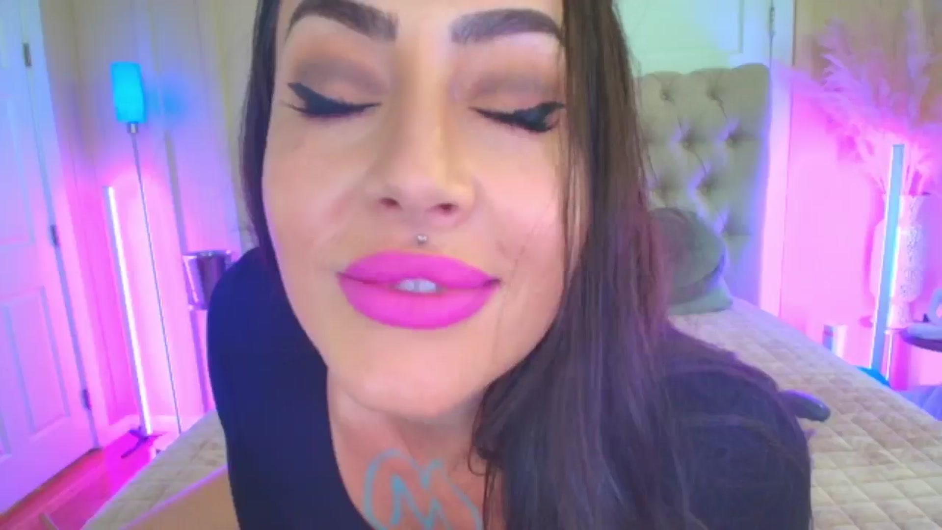 Gallery image thumbnail from ada_lovelace's myfreecams stream on, 01/21/2025, 23:06 image 4 of 20