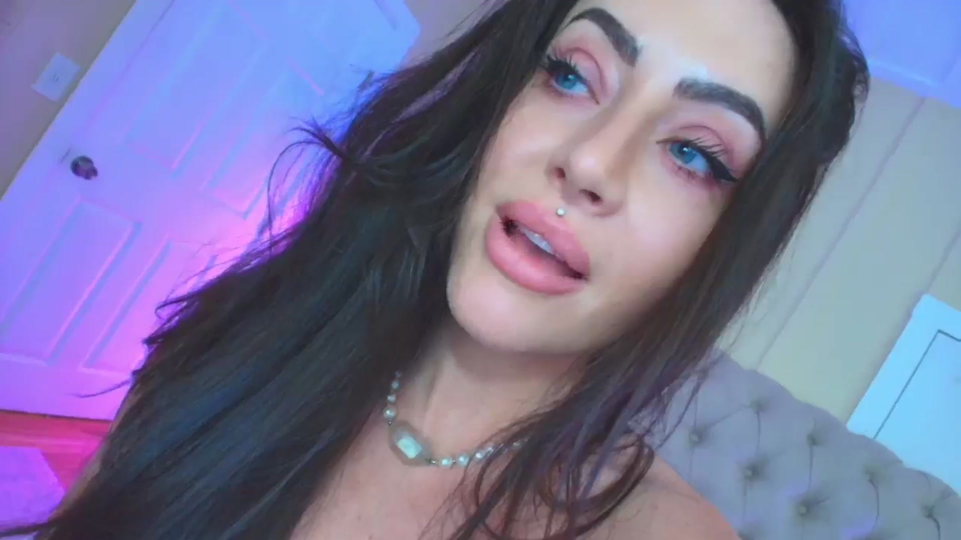 Gallery image thumbnail from ada_lovelace's myfreecams stream on, 01/30/2025, 02:10 image 12 of 20