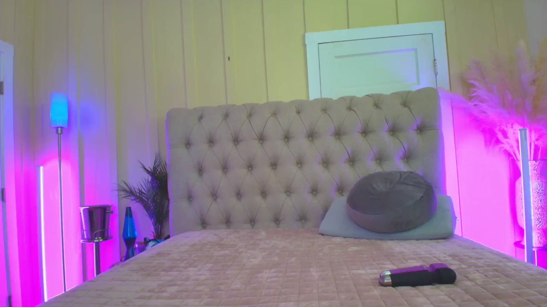 Gallery image thumbnail from ada_lovelace's myfreecams stream on, 02/04/2025, 01:28 image 11 of 20