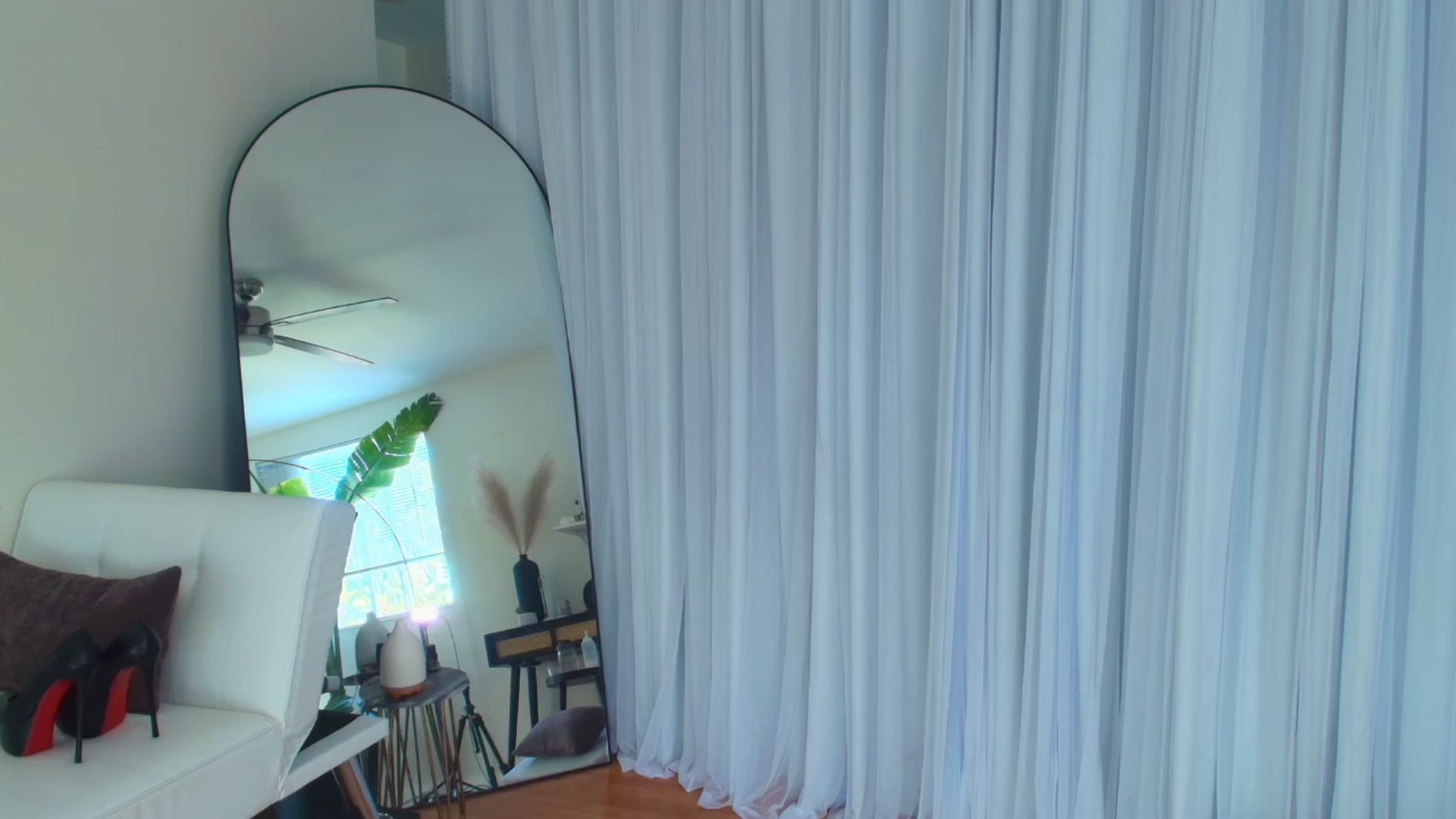 Gallery image thumbnail from ada_lovelace's myfreecams stream on, 03/08/2025, 01:11 image 2 of 20